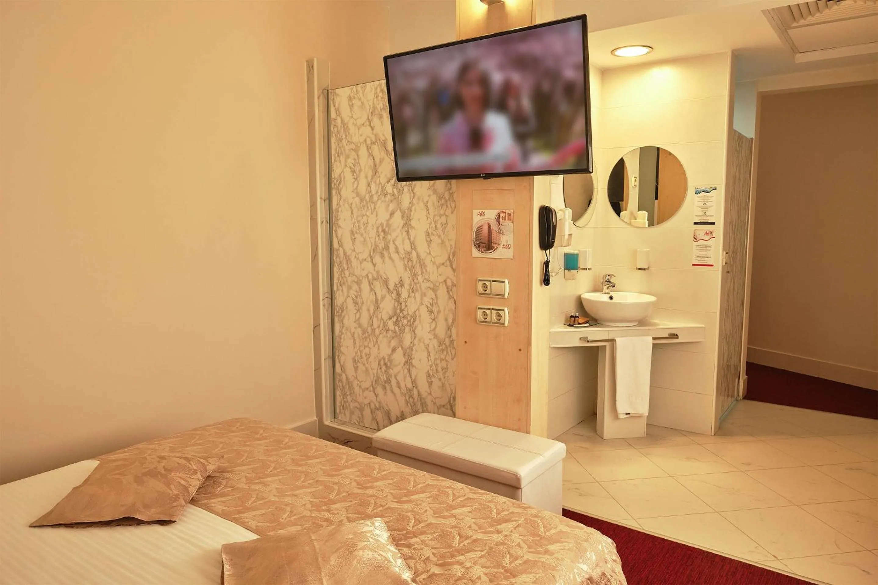 Bed in Hello Hotels Bucuresti Gara de Nord