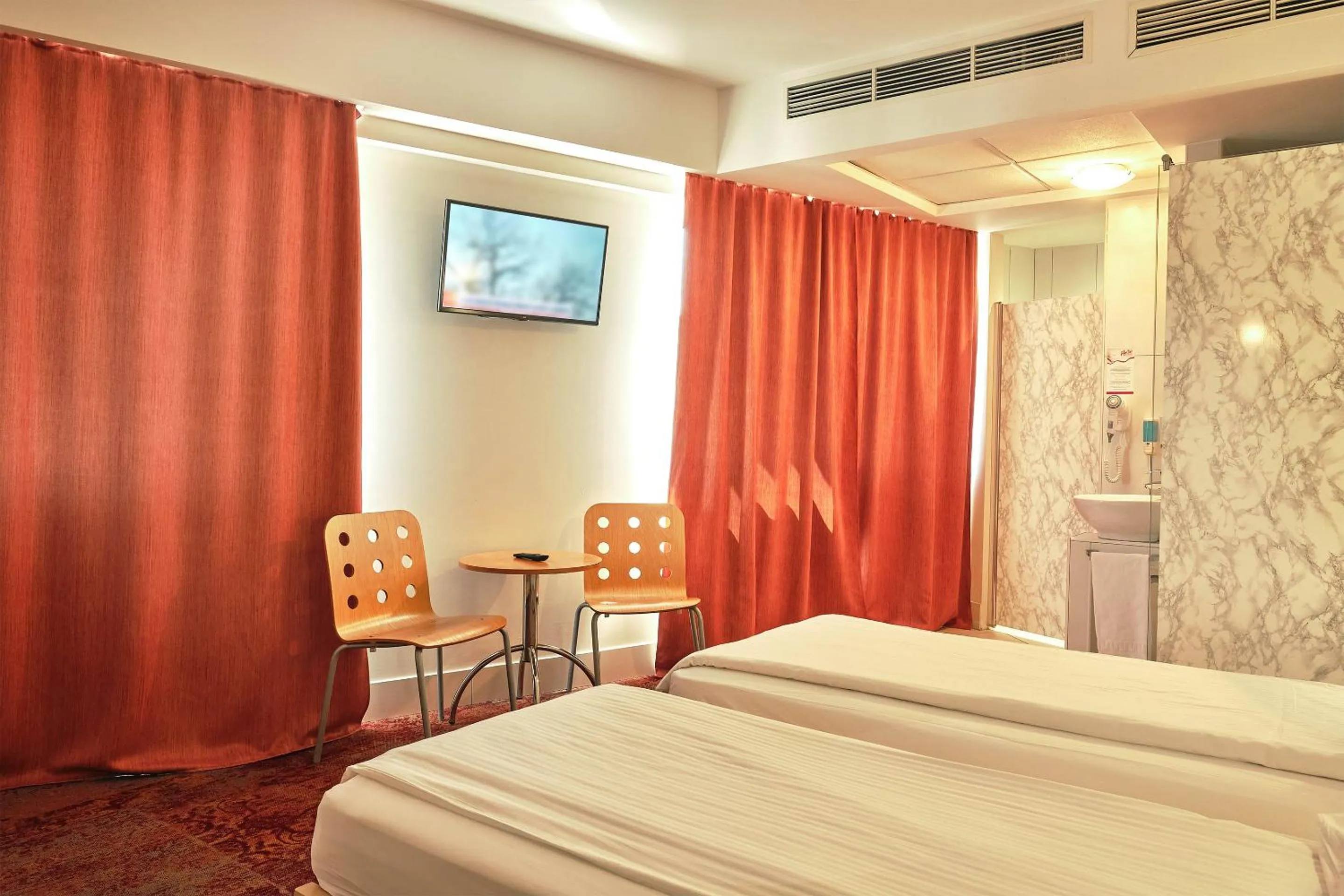 Bed in Hello Hotels Bucuresti Gara de Nord