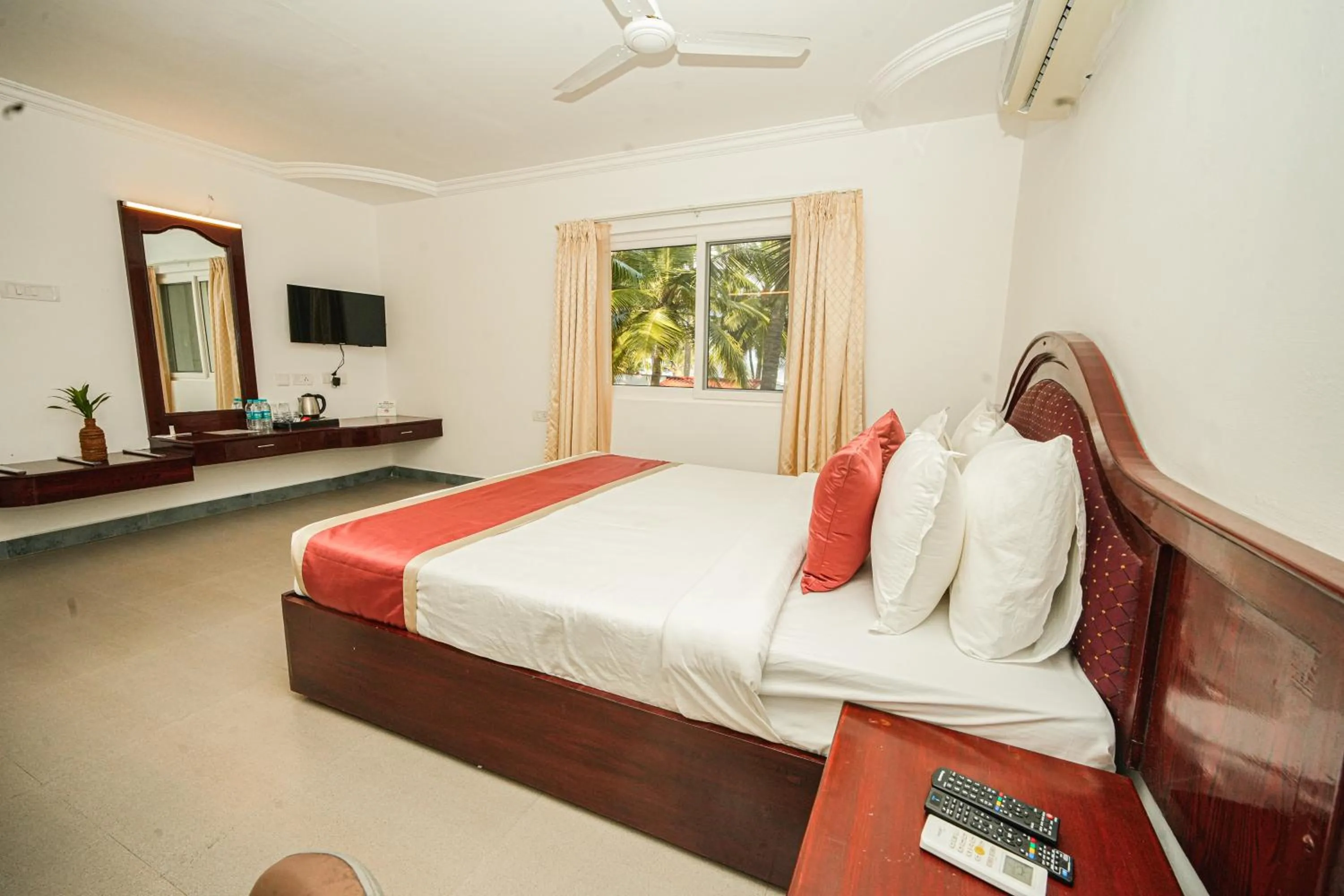 Bed in Shelter Beach Resort