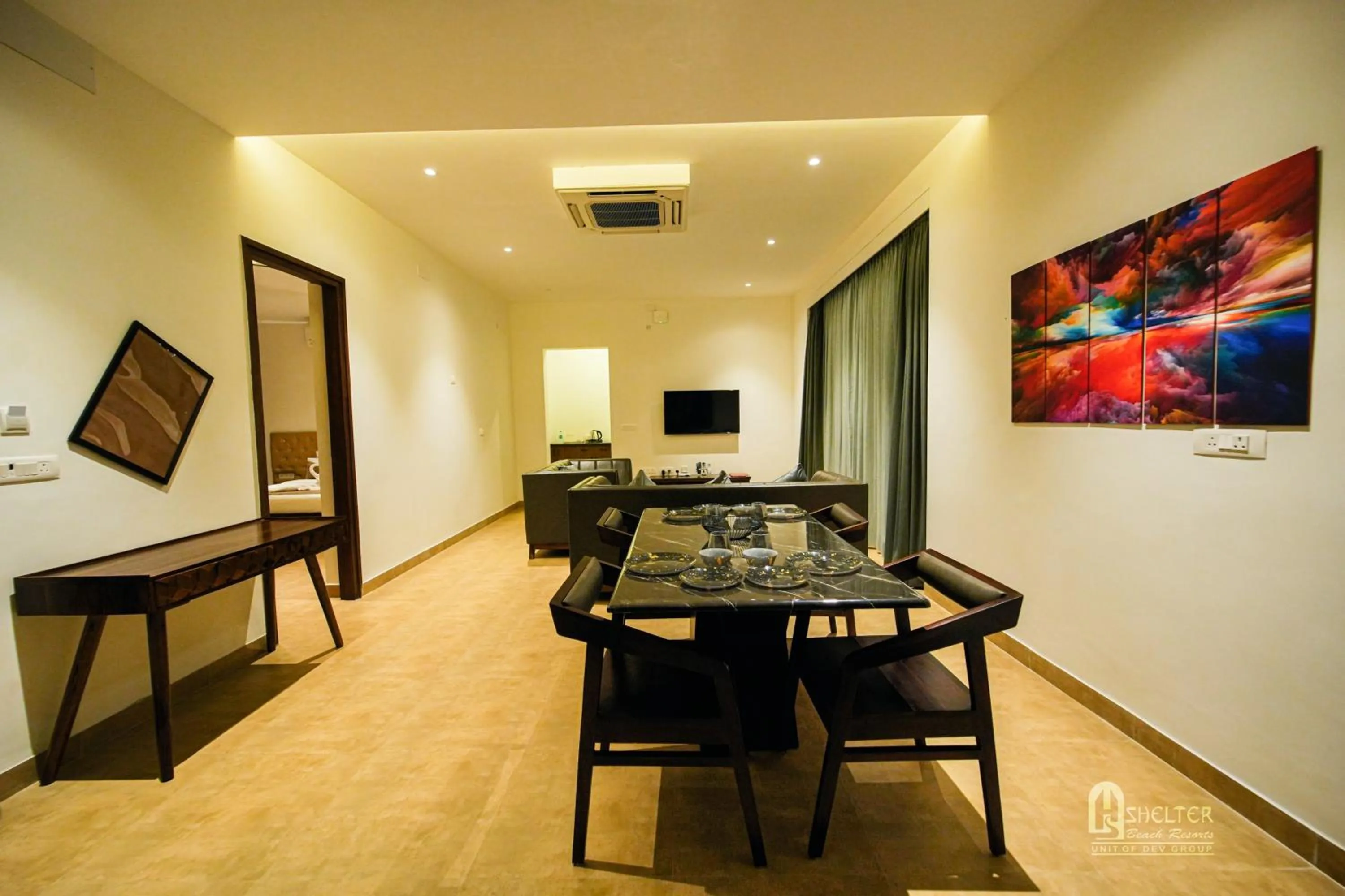 Dining area in Shelter Beach Resort