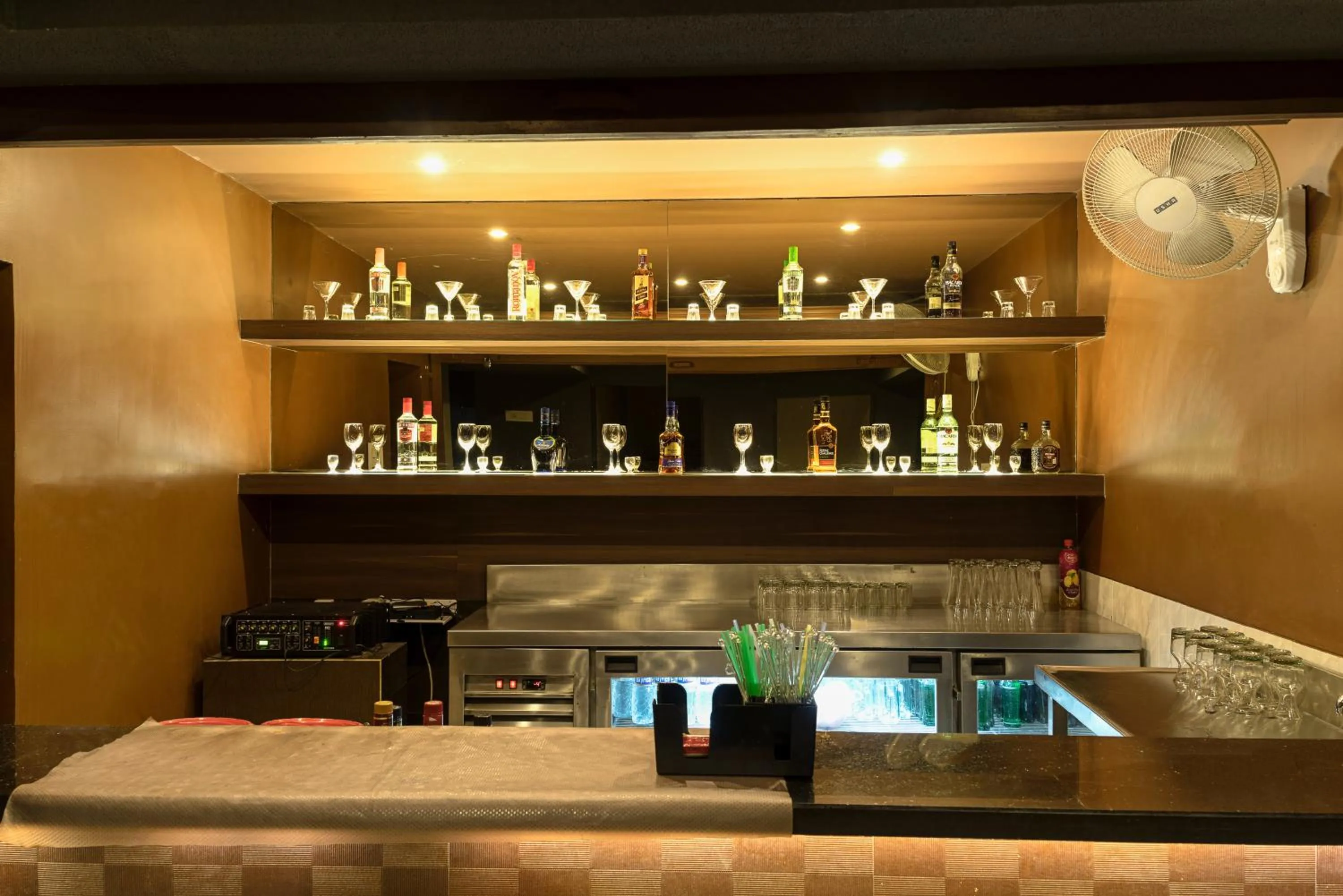 Lounge or bar in Treebo Premium Grand Emerald