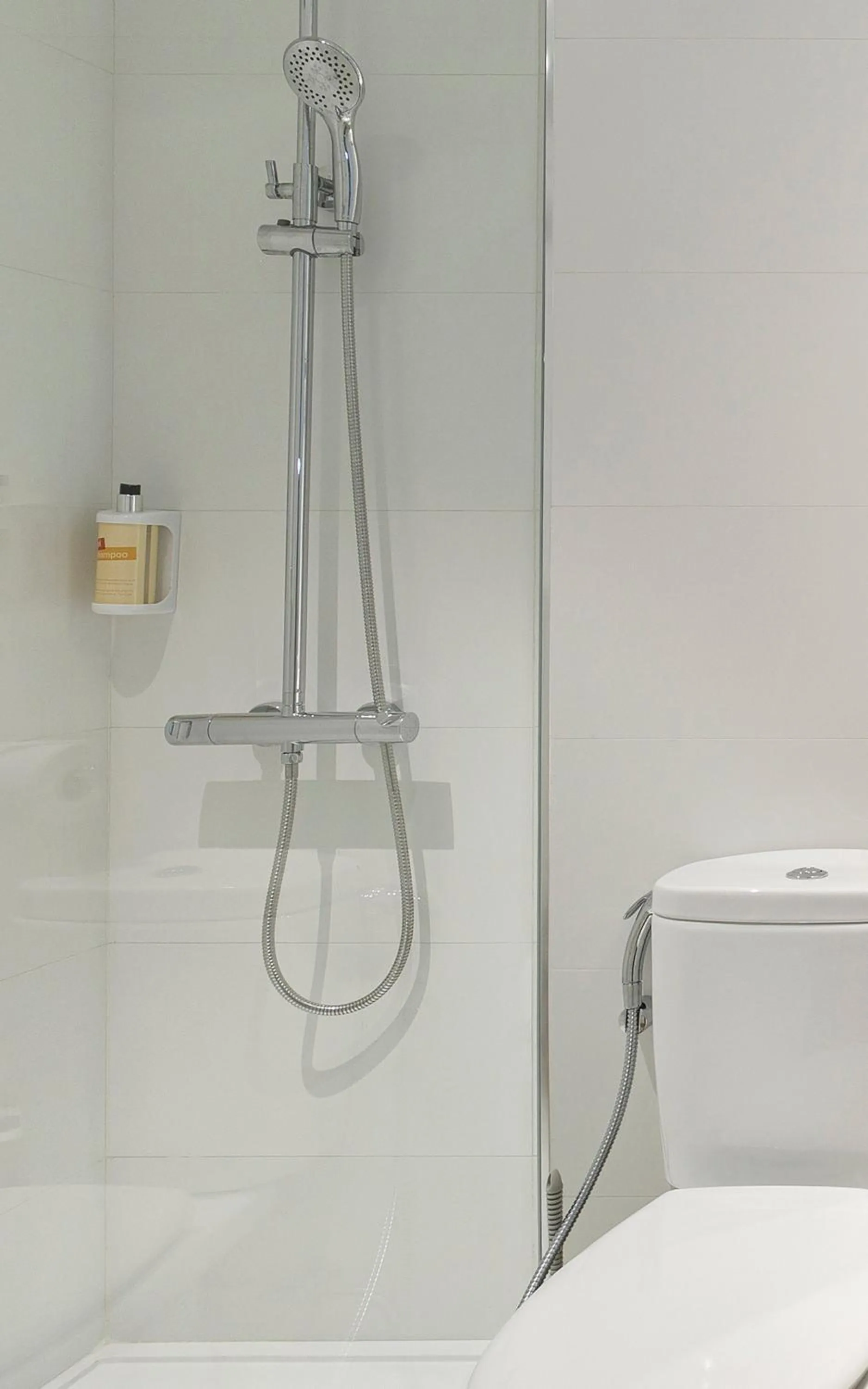 Shower in Sol Puerto Marina