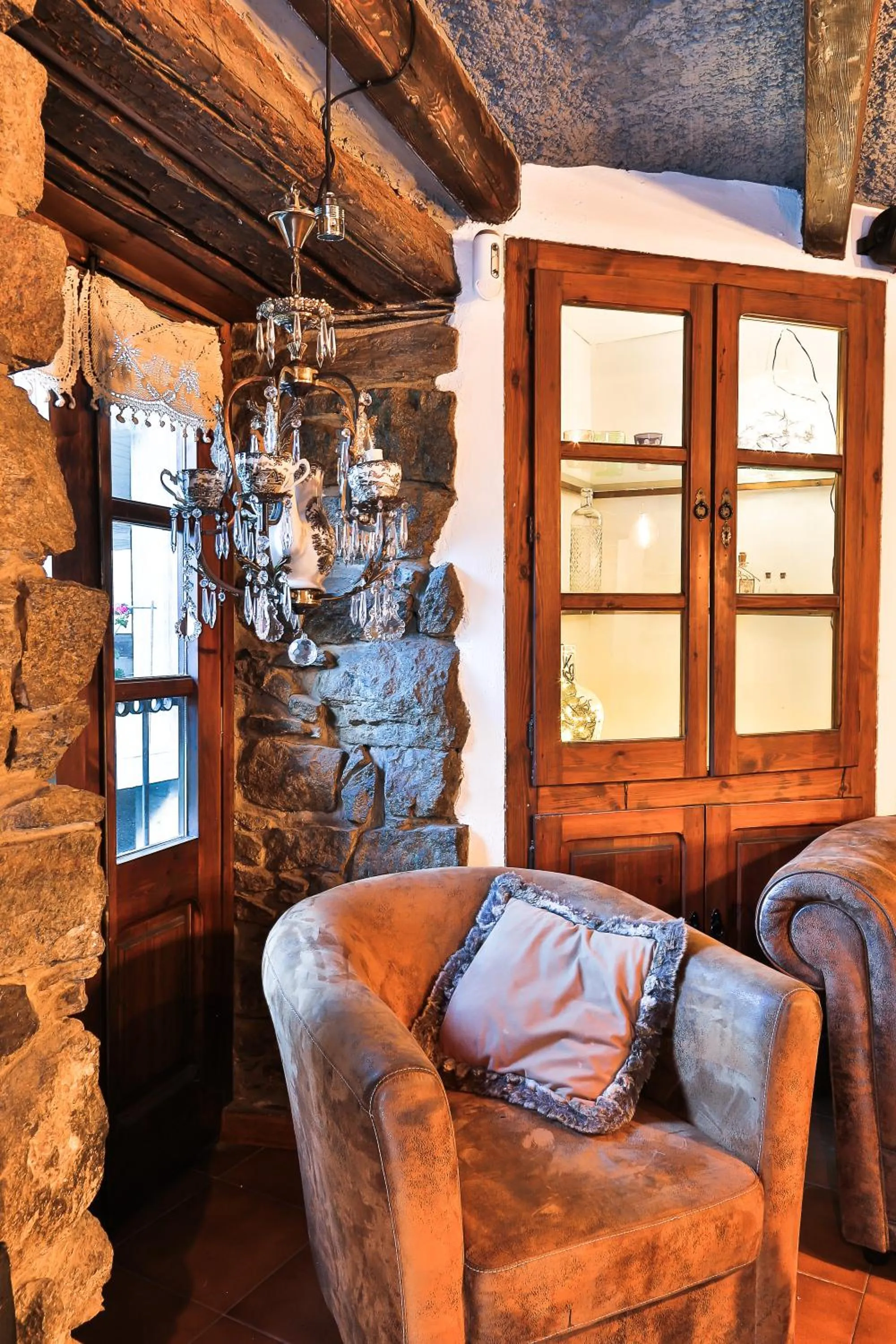 Communal lounge/ TV room in Hostal Cisco de Sans