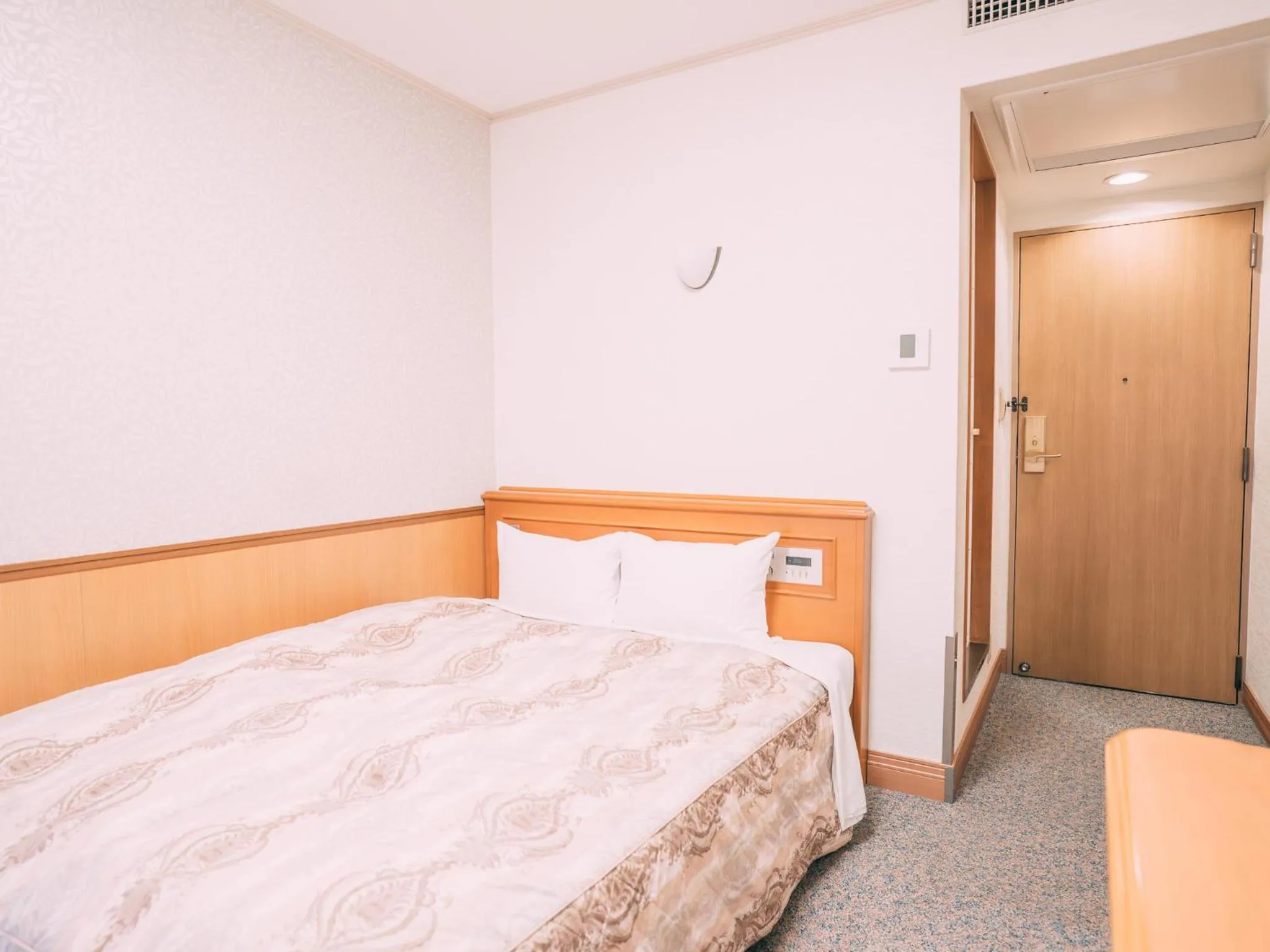 Photo of the whole room, Bed in Ave Tennoji Hotel