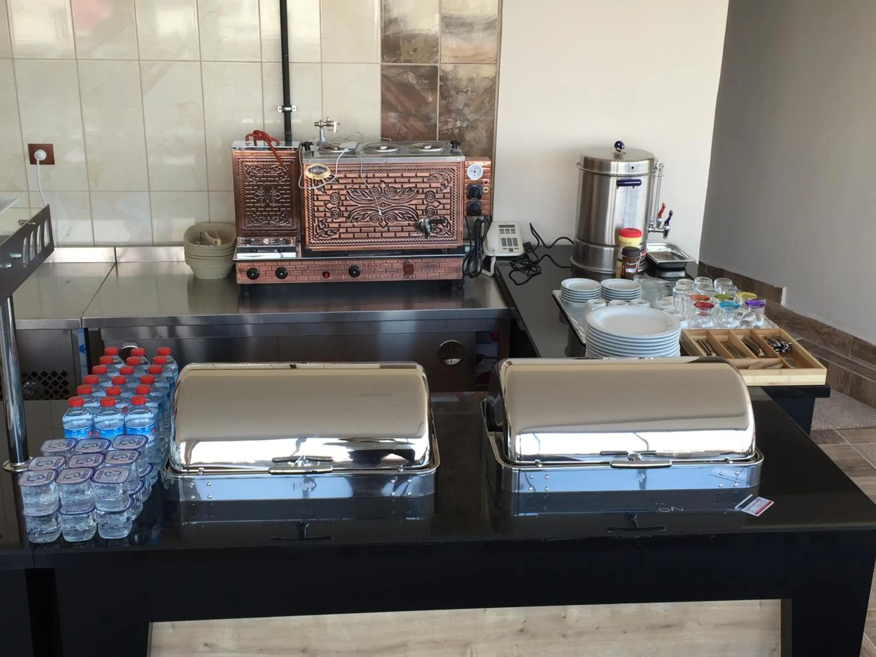 Coffee/tea facilities in Waha Hotel