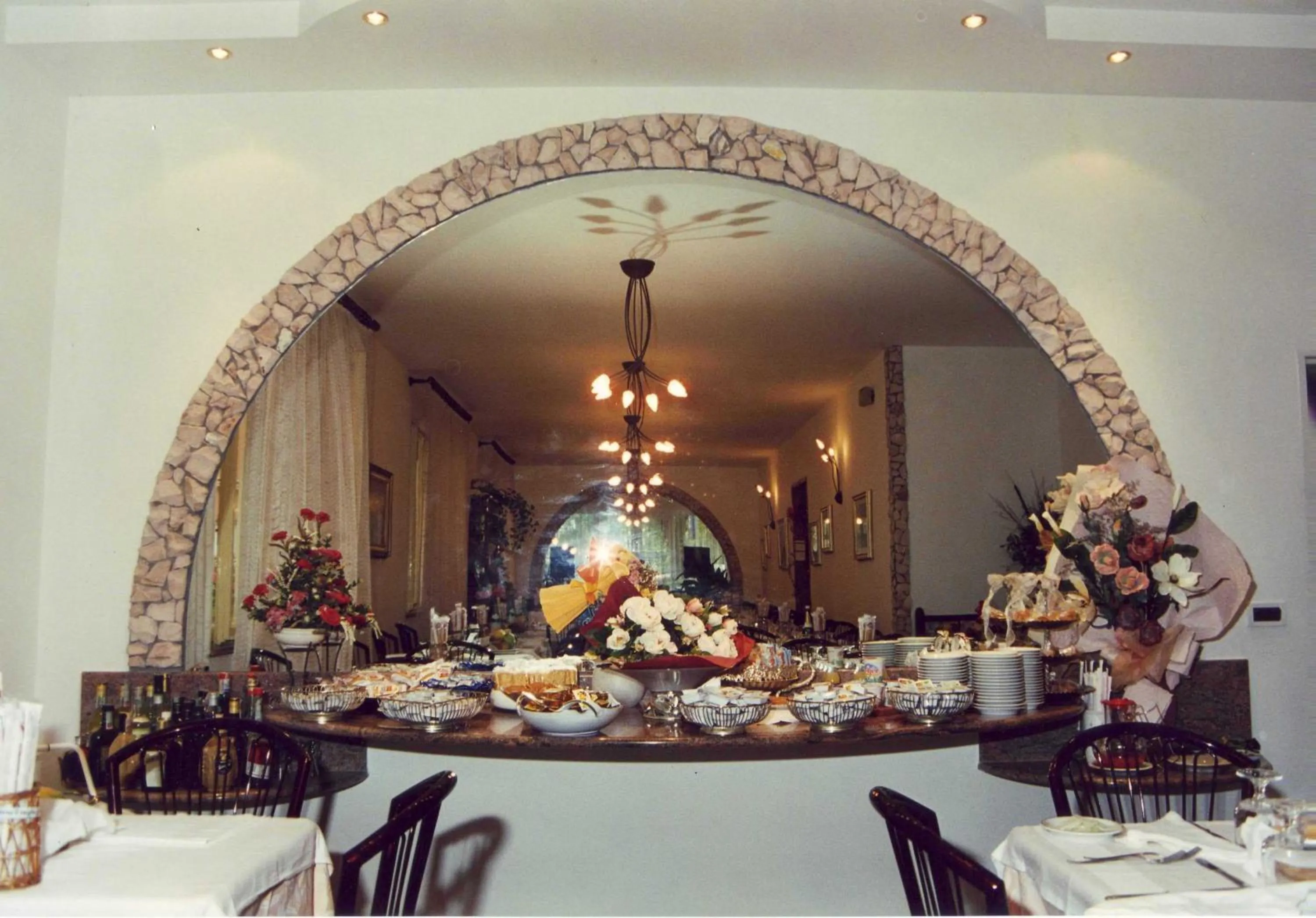 Restaurant/places to eat in Hotel Pensione Ornella