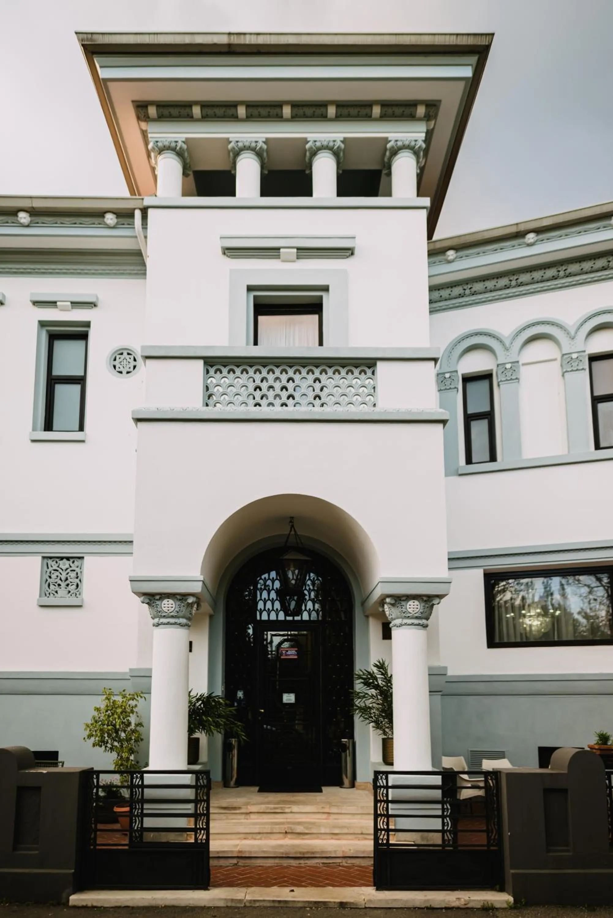 Facade/entrance in Vigo Hotel