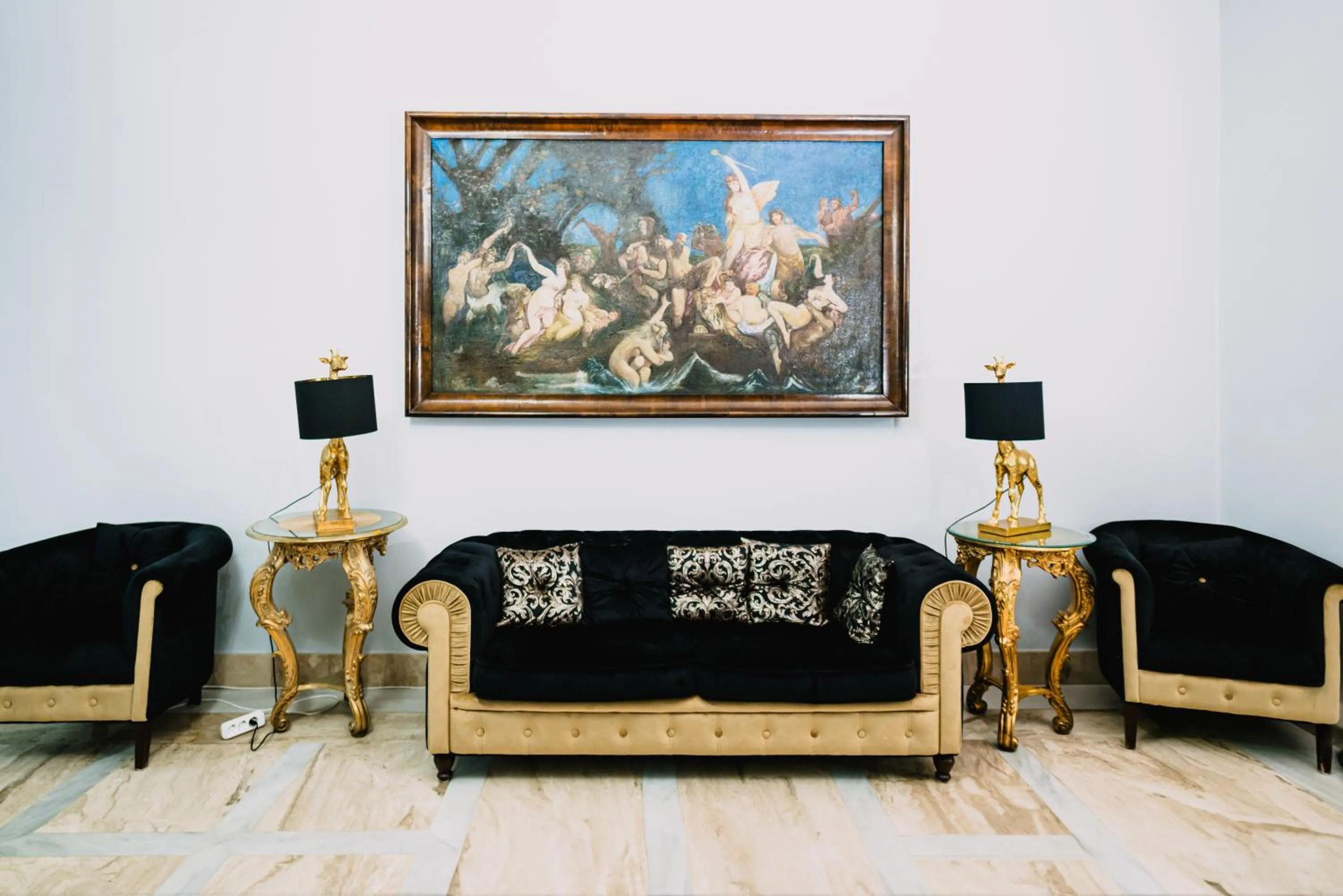 Seating area in Vigo Hotel