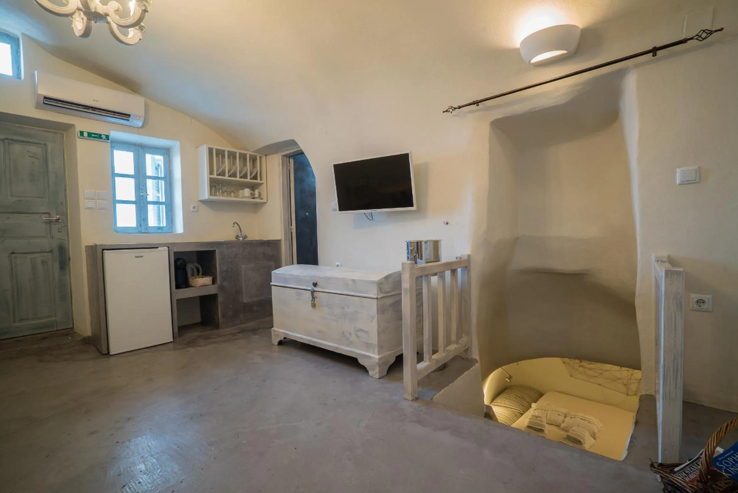 TV and multimedia in Kaleidoscope Cave Houses