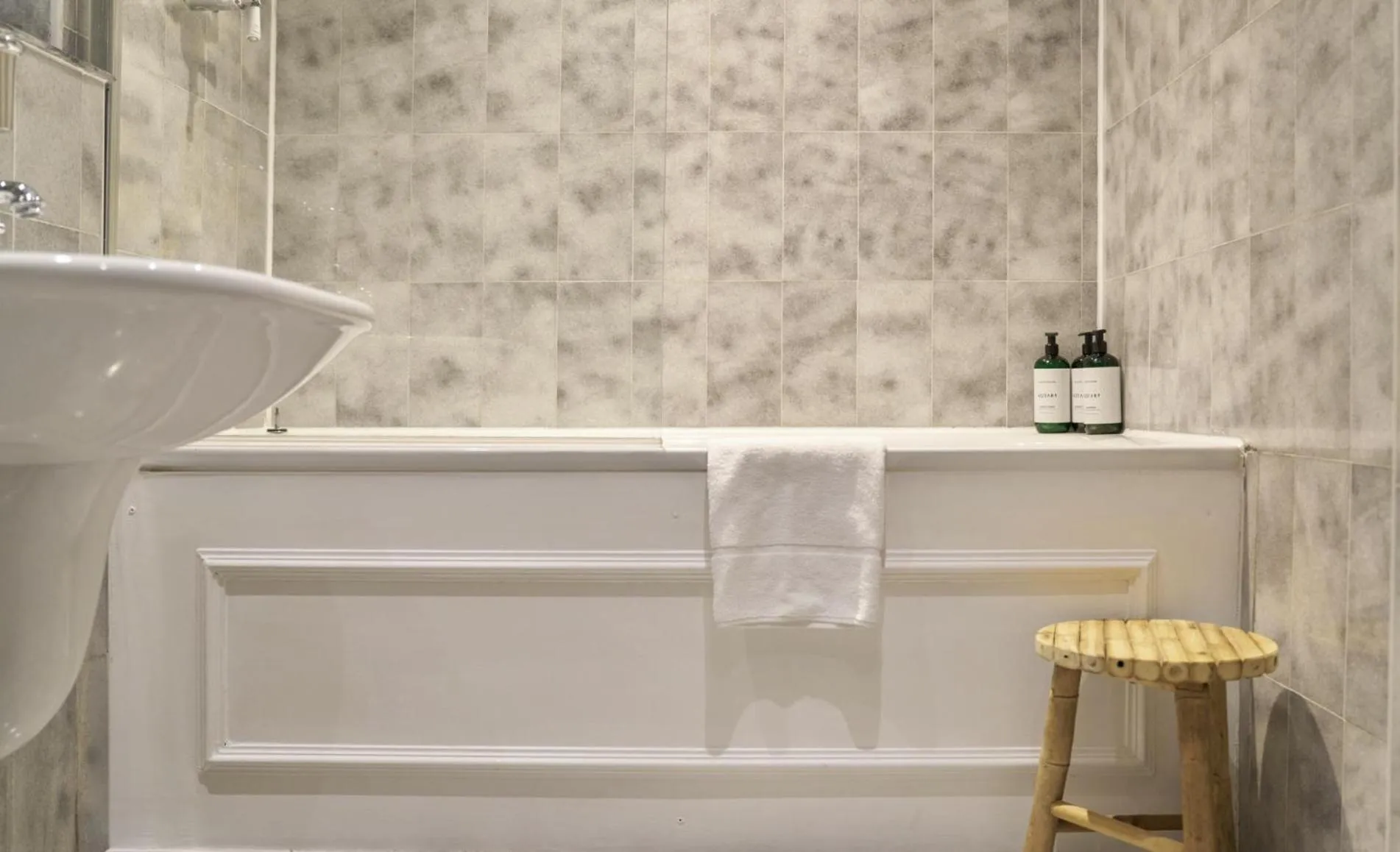 Europa House Apartments