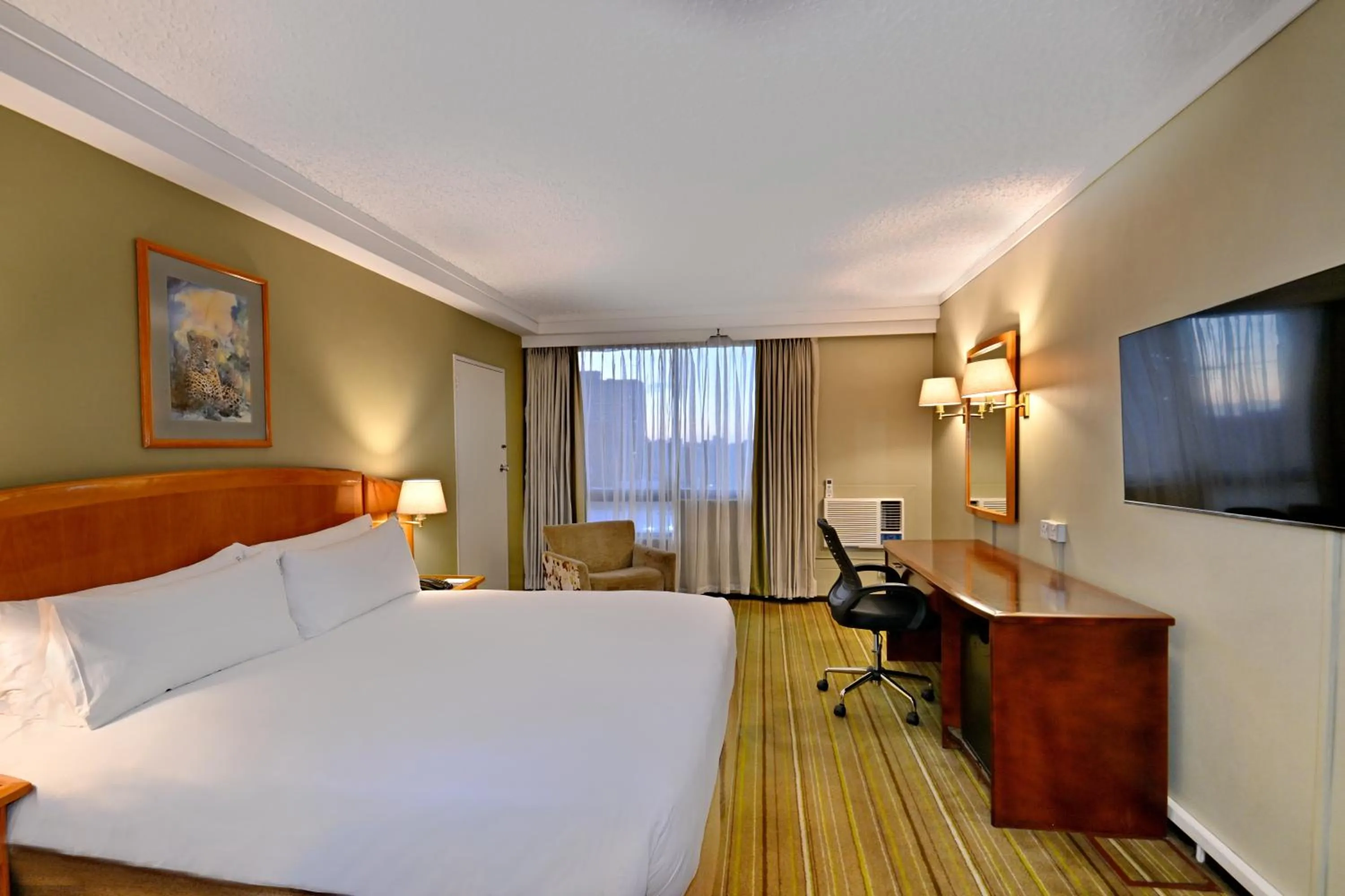 Bedroom, Bed in Holiday Inn - Harare by IHG