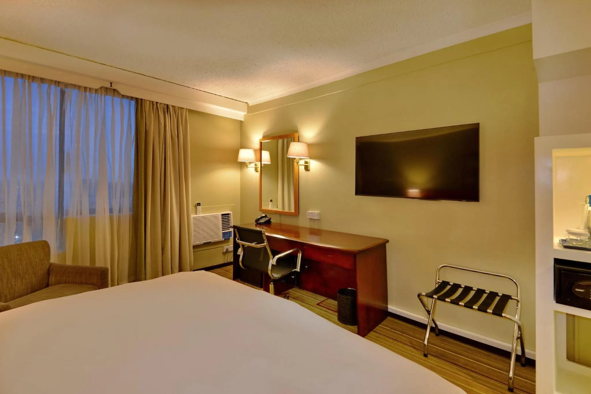 Photo of the whole room, Bed in Holiday Inn - Harare by IHG