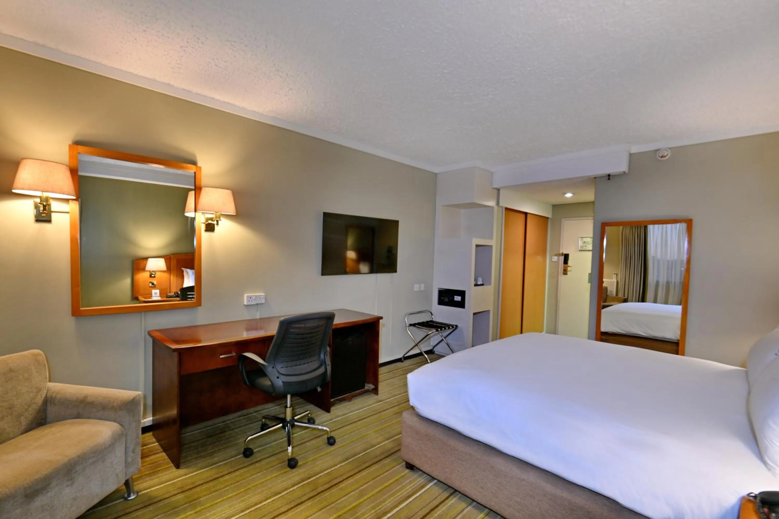 Bedroom, Bed in Holiday Inn - Harare by IHG
