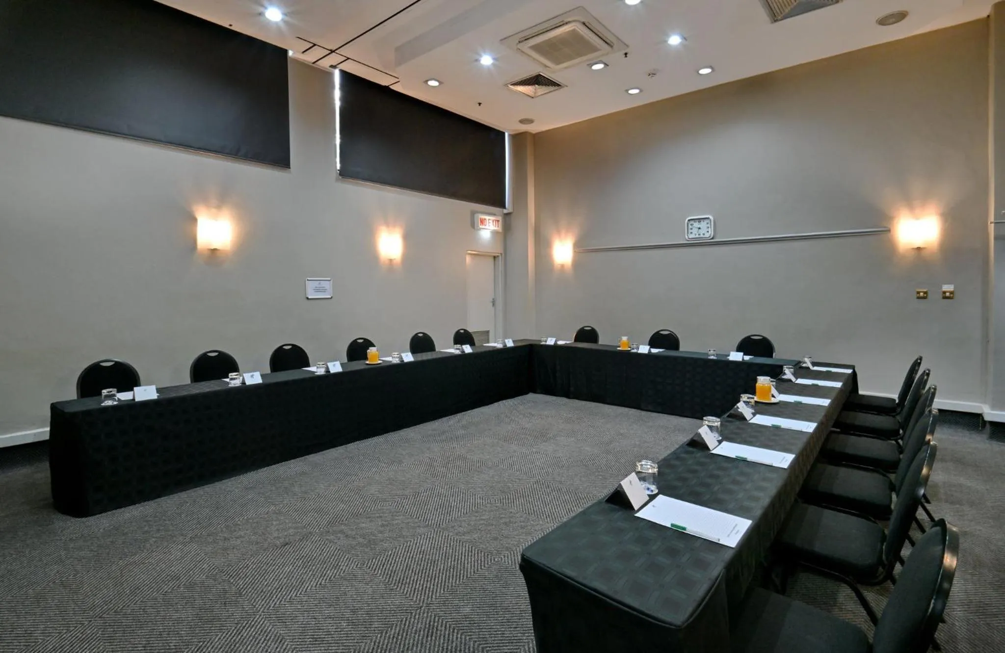 Meeting/conference room in Holiday Inn - Harare by IHG