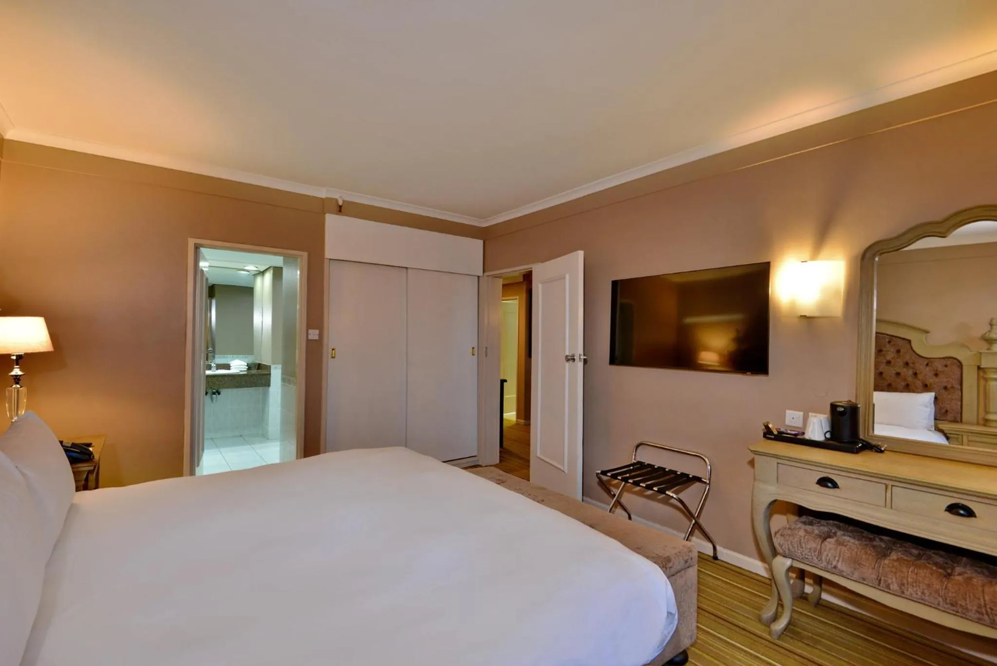 Photo of the whole room, Bed in Holiday Inn - Harare by IHG