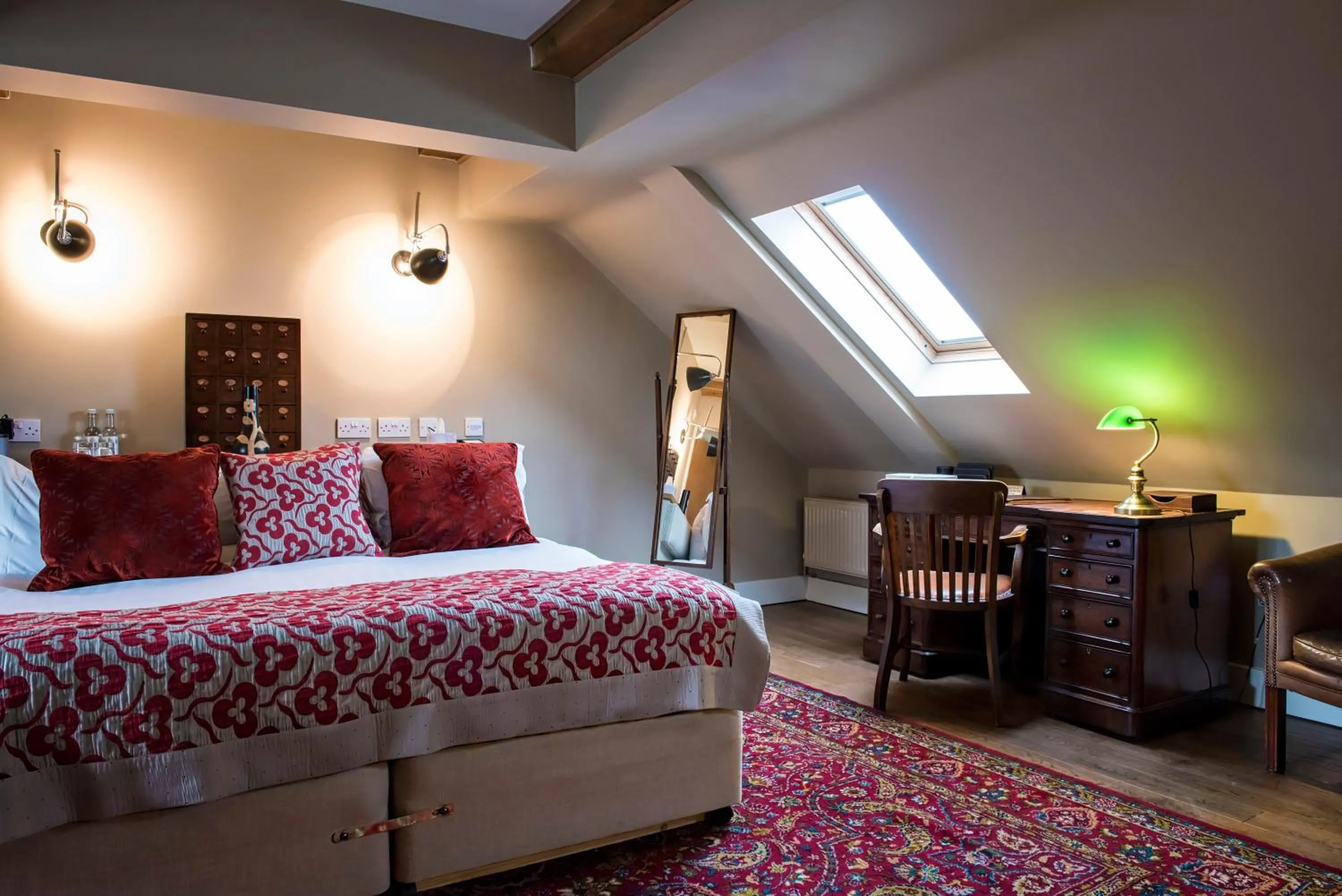 Bedroom, Bed in The Howard Arms