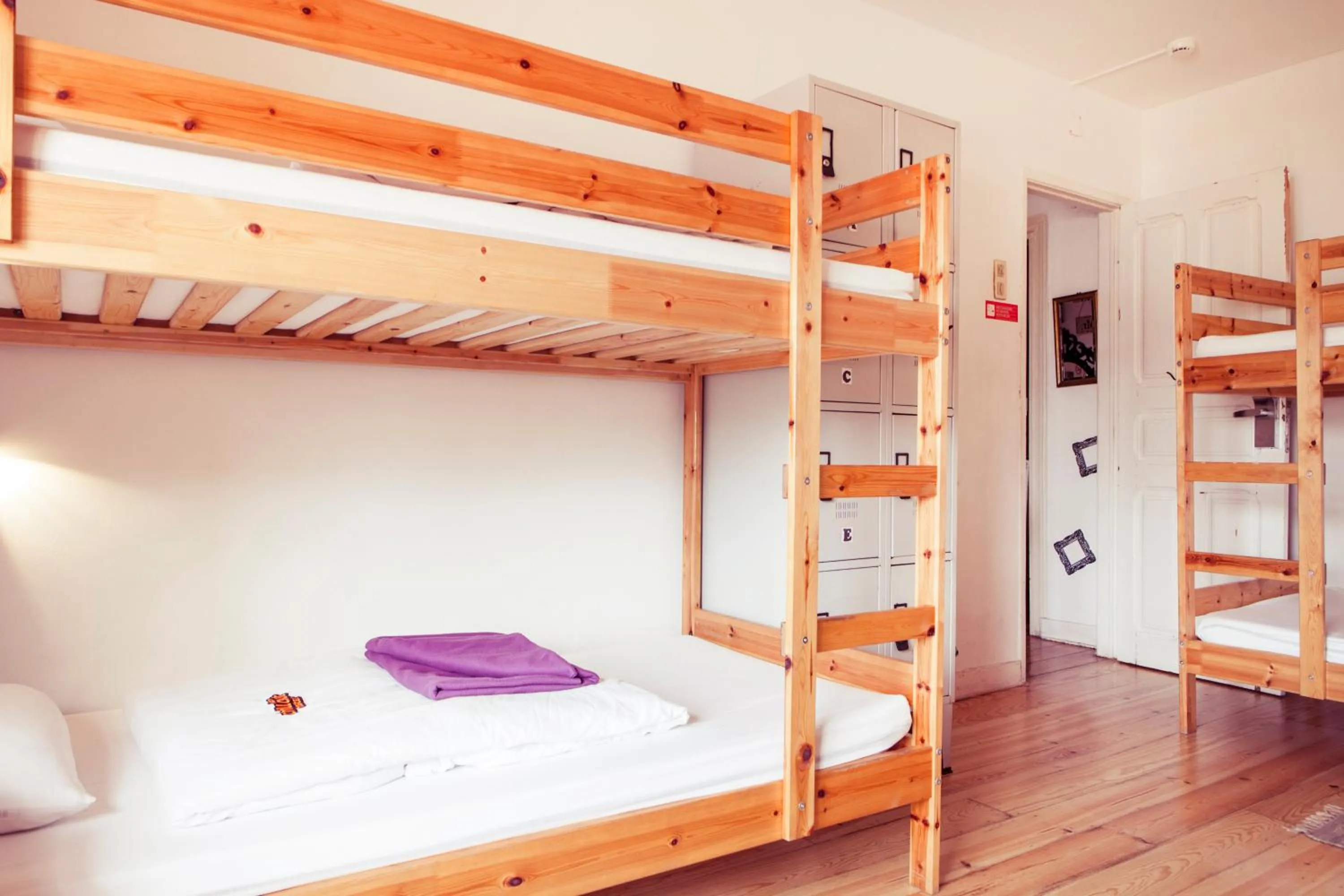 Bedroom, Bed in Lisbon Chillout Hostel