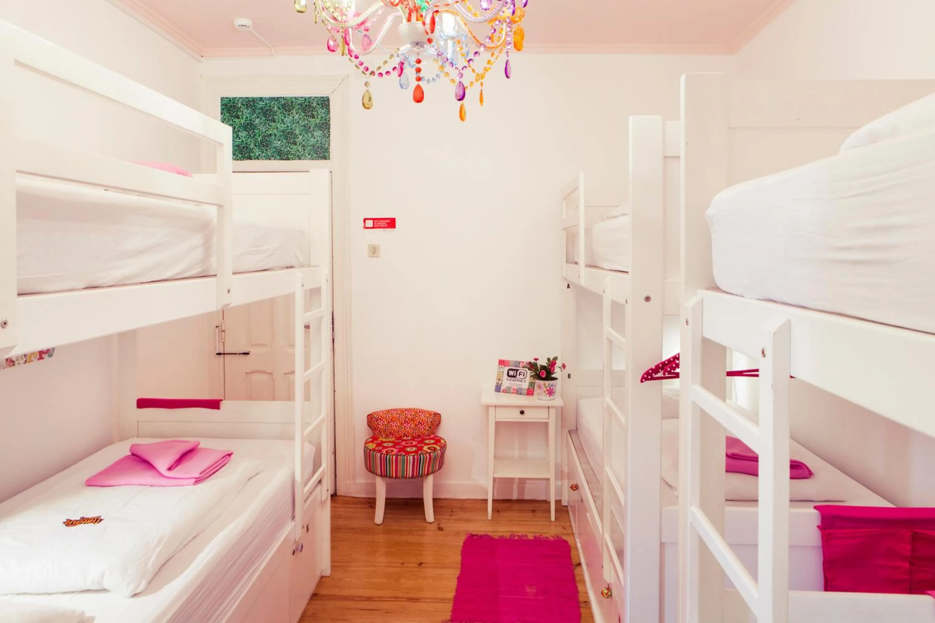 Bedroom, Bed in Lisbon Chillout Hostel