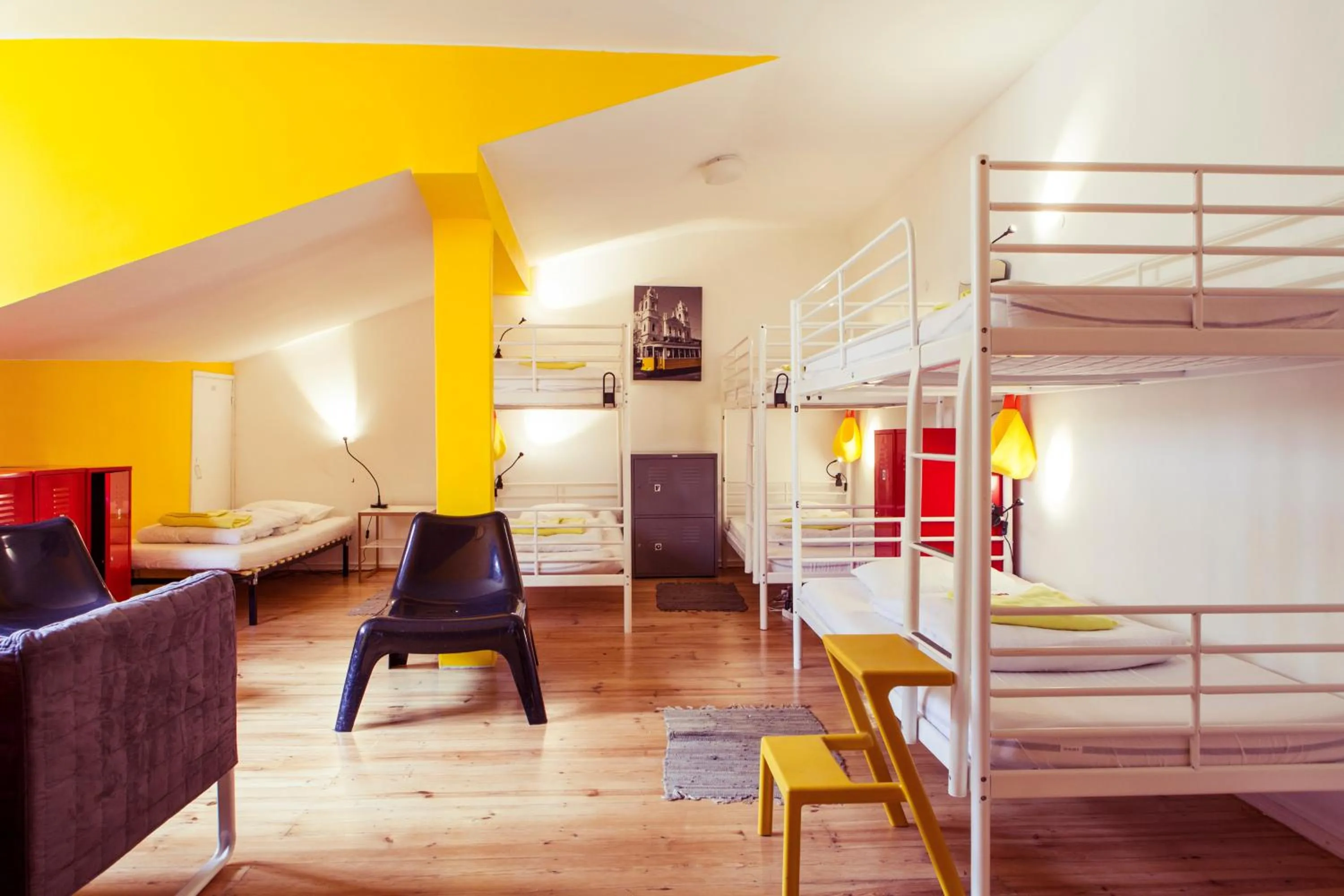 Bedroom, Bed in Lisbon Chillout Hostel