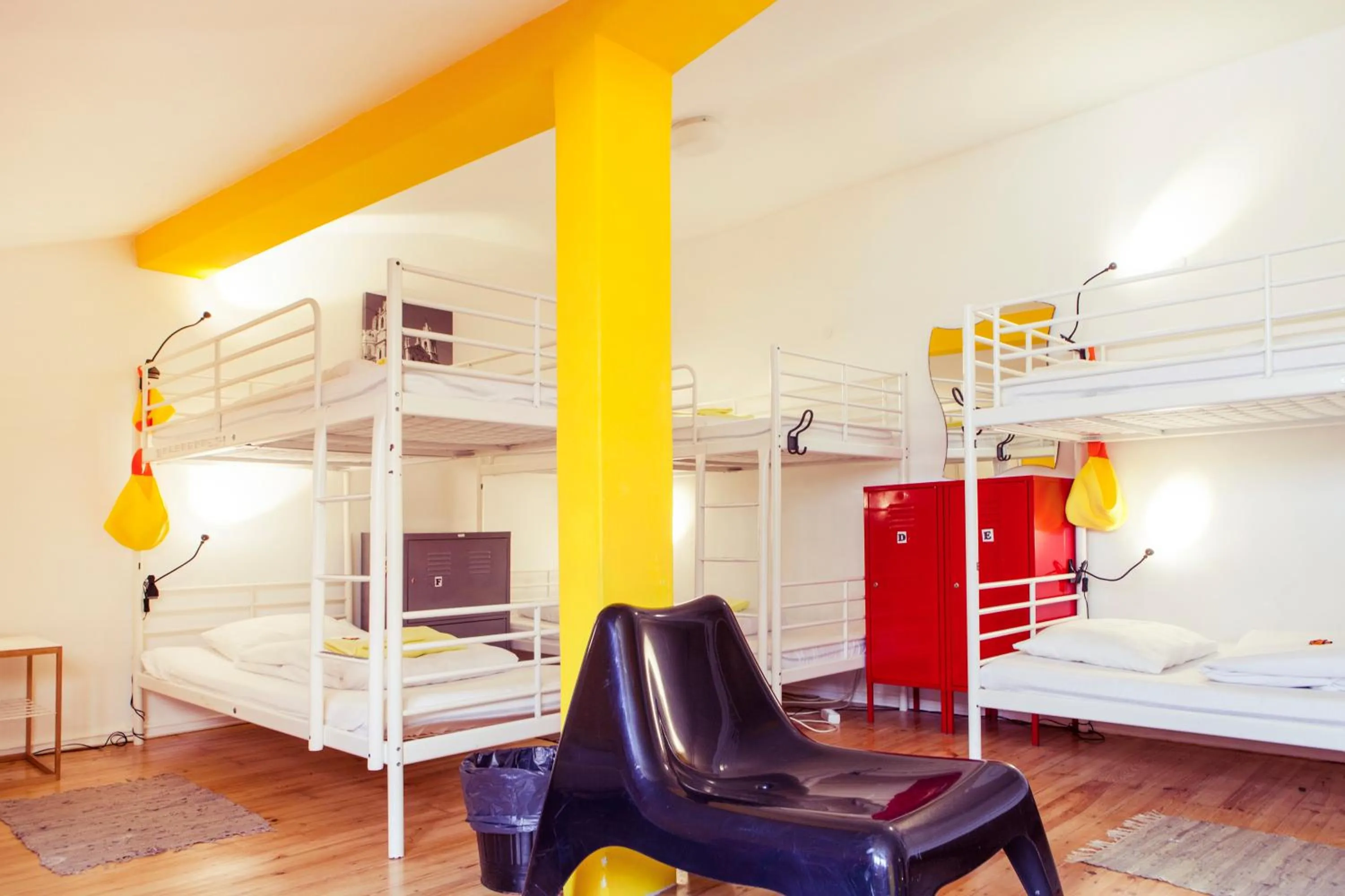 Bedroom, Bed in Lisbon Chillout Hostel