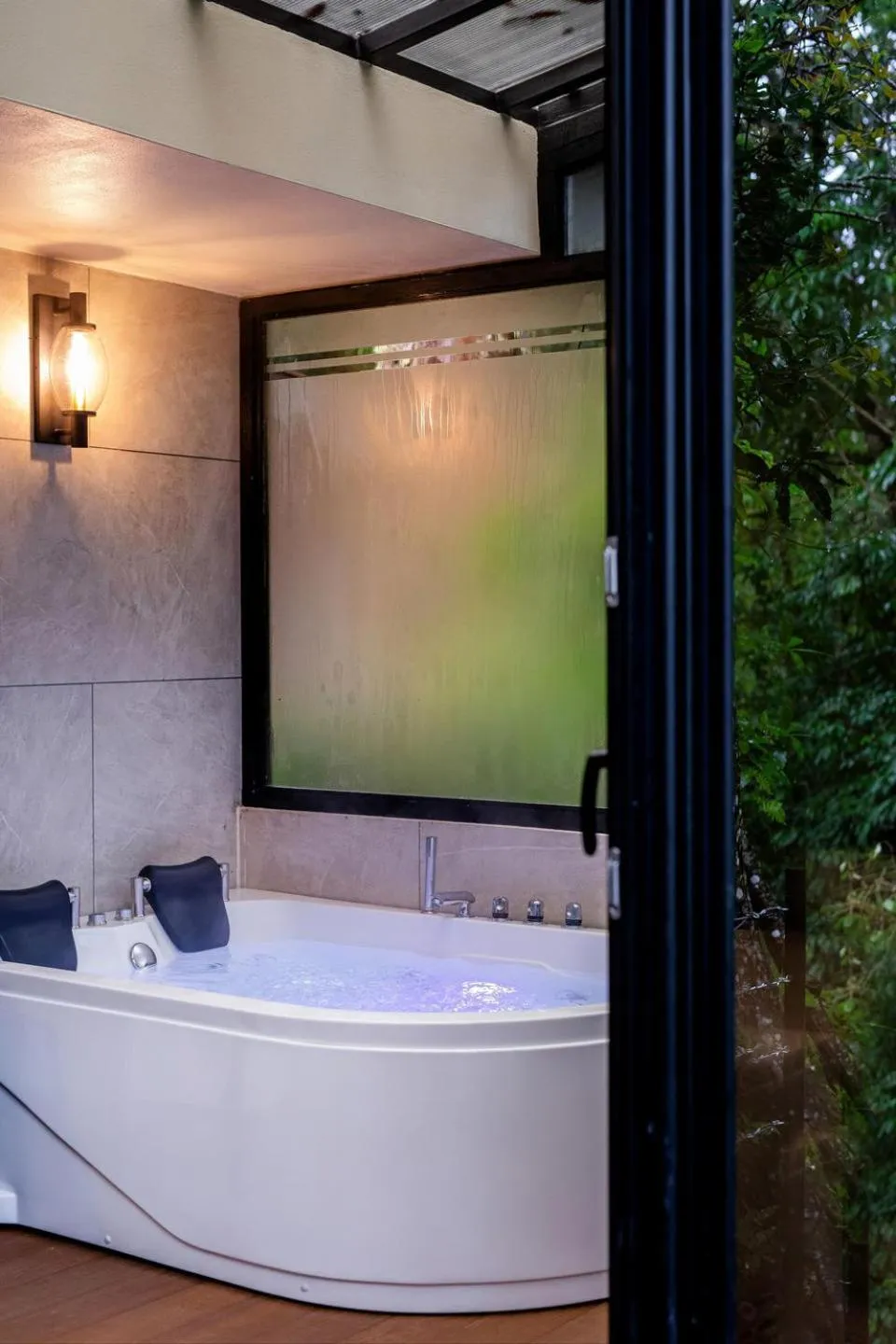 Hot Tub in Savegre Hotel Natural Reserve & Spa