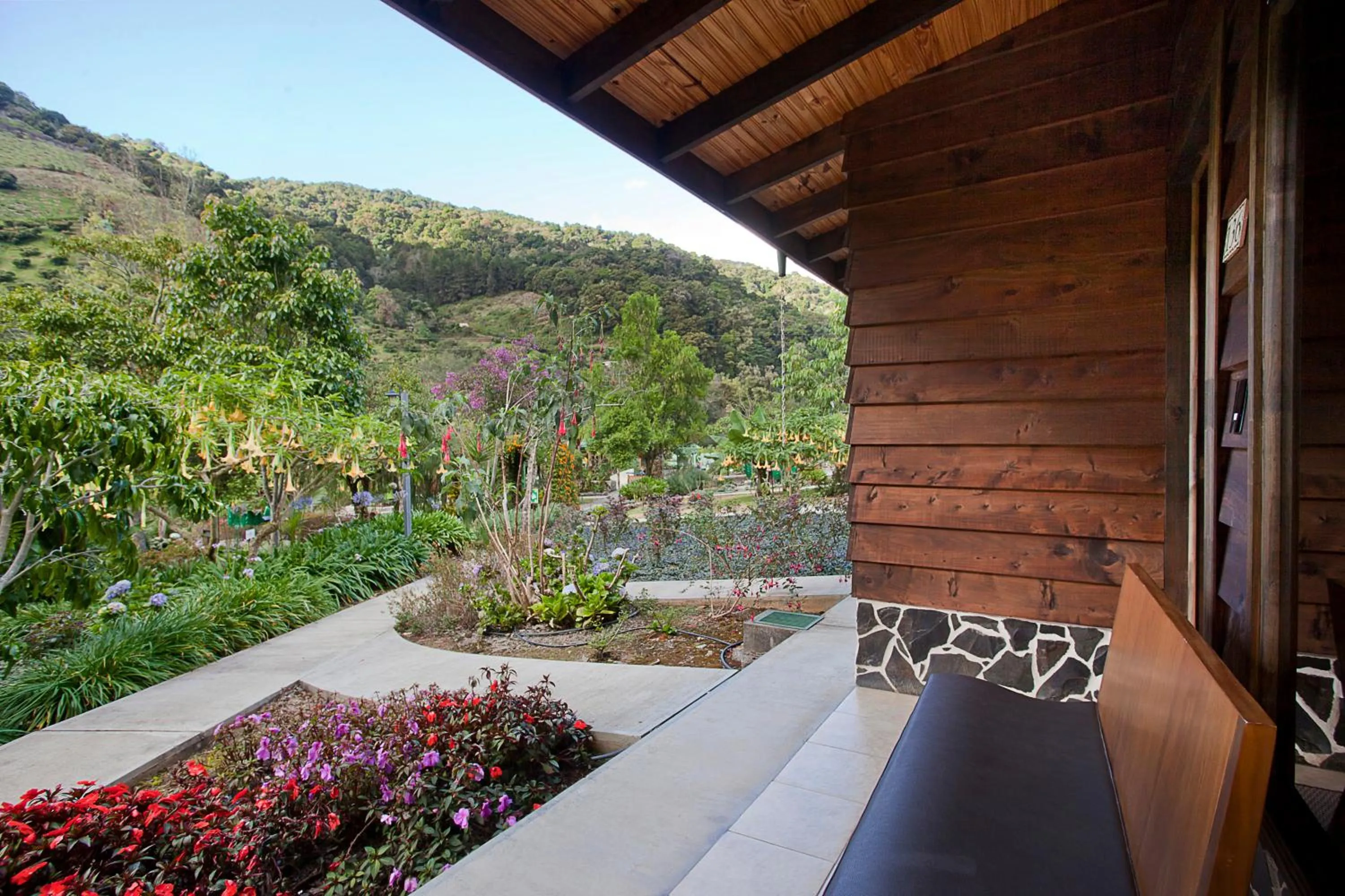 Garden in Savegre Hotel Natural Reserve & Spa