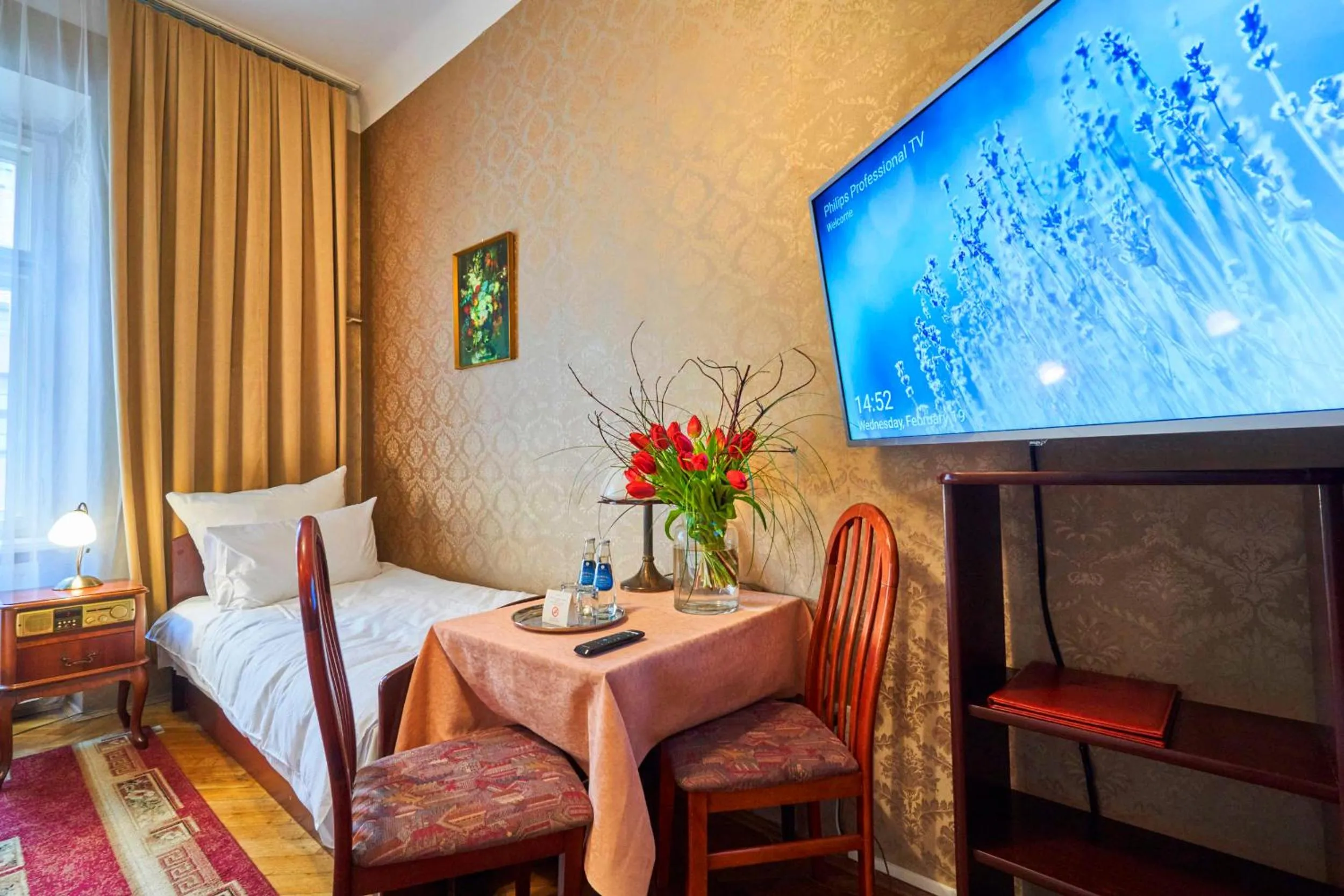 Photo of the whole room in Pollera