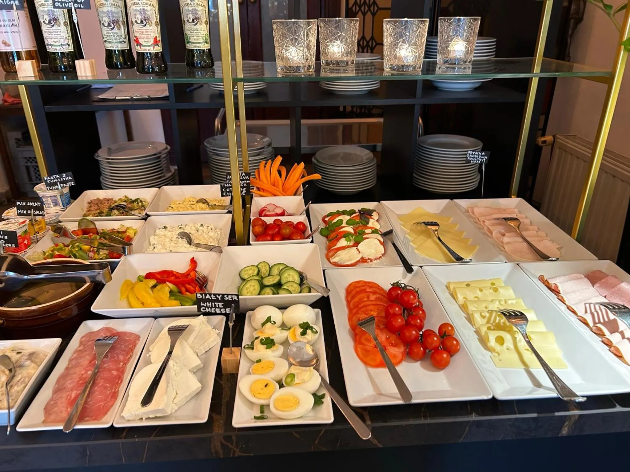 Breakfast in Pollera