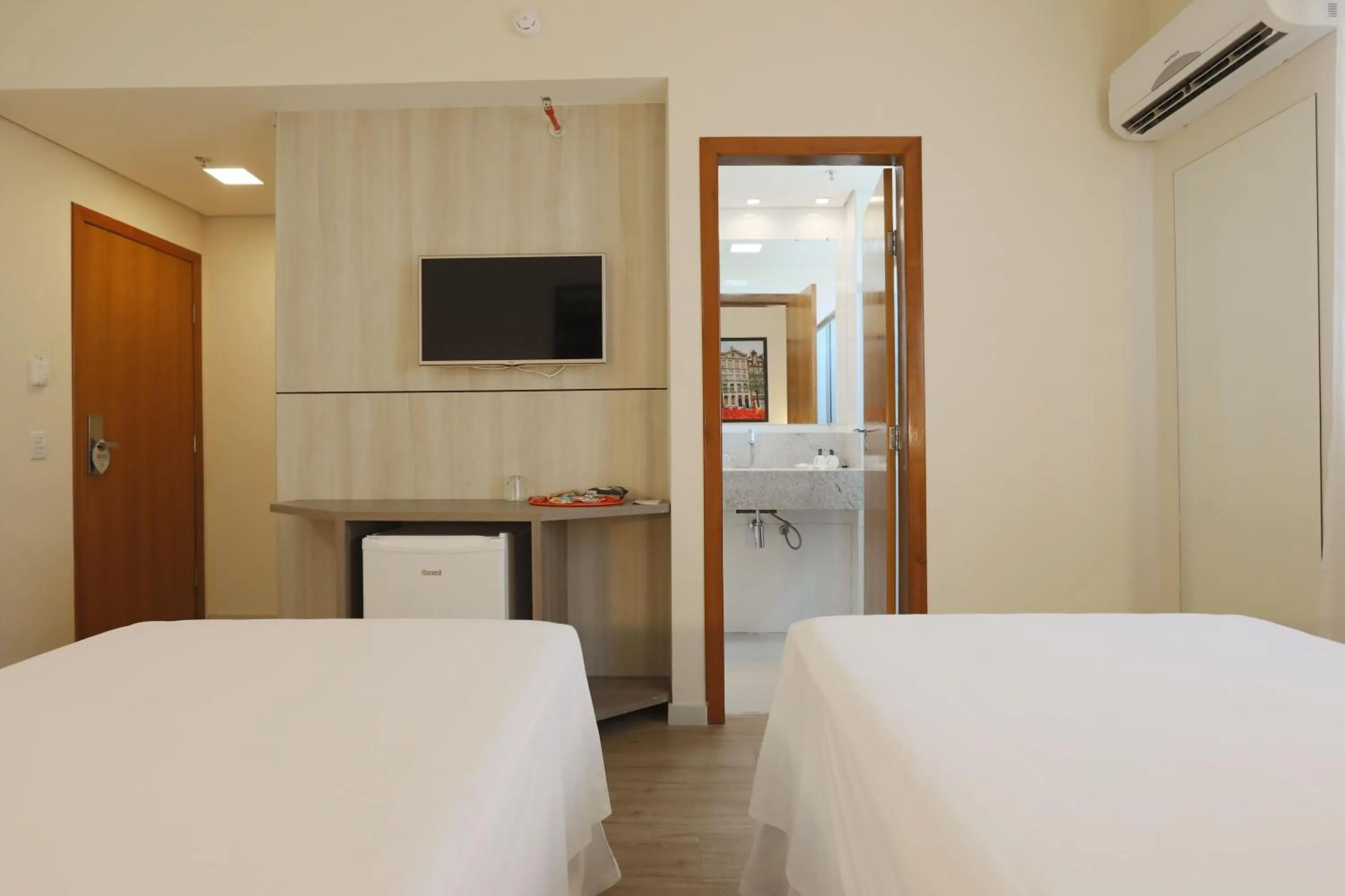 Bedroom, Bed in Hotel Amsterdam Montes Claros