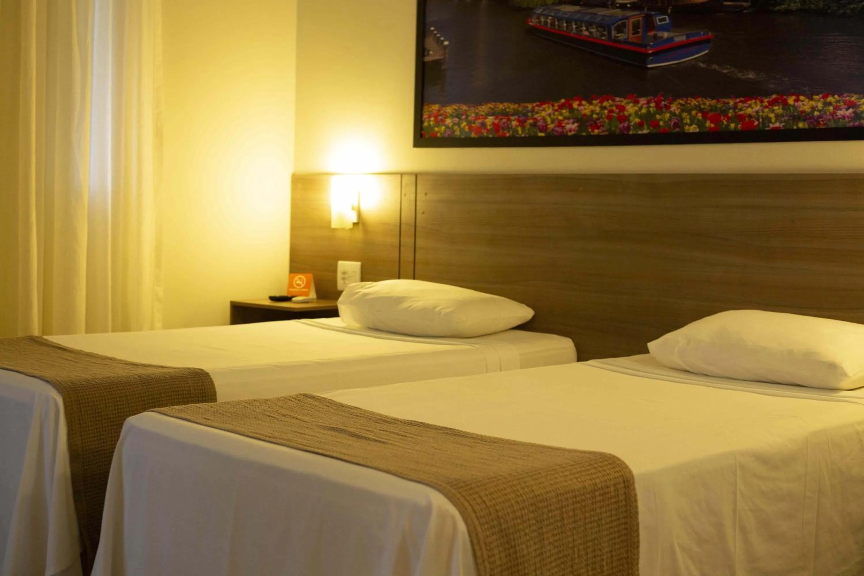 Bed in Hotel Amsterdam Montes Claros