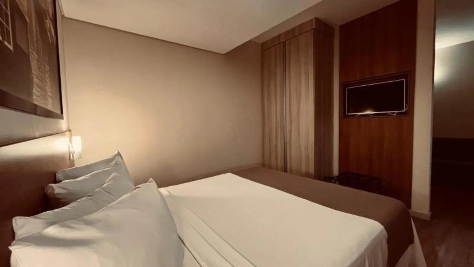 Bed in Hotel Amsterdam Montes Claros