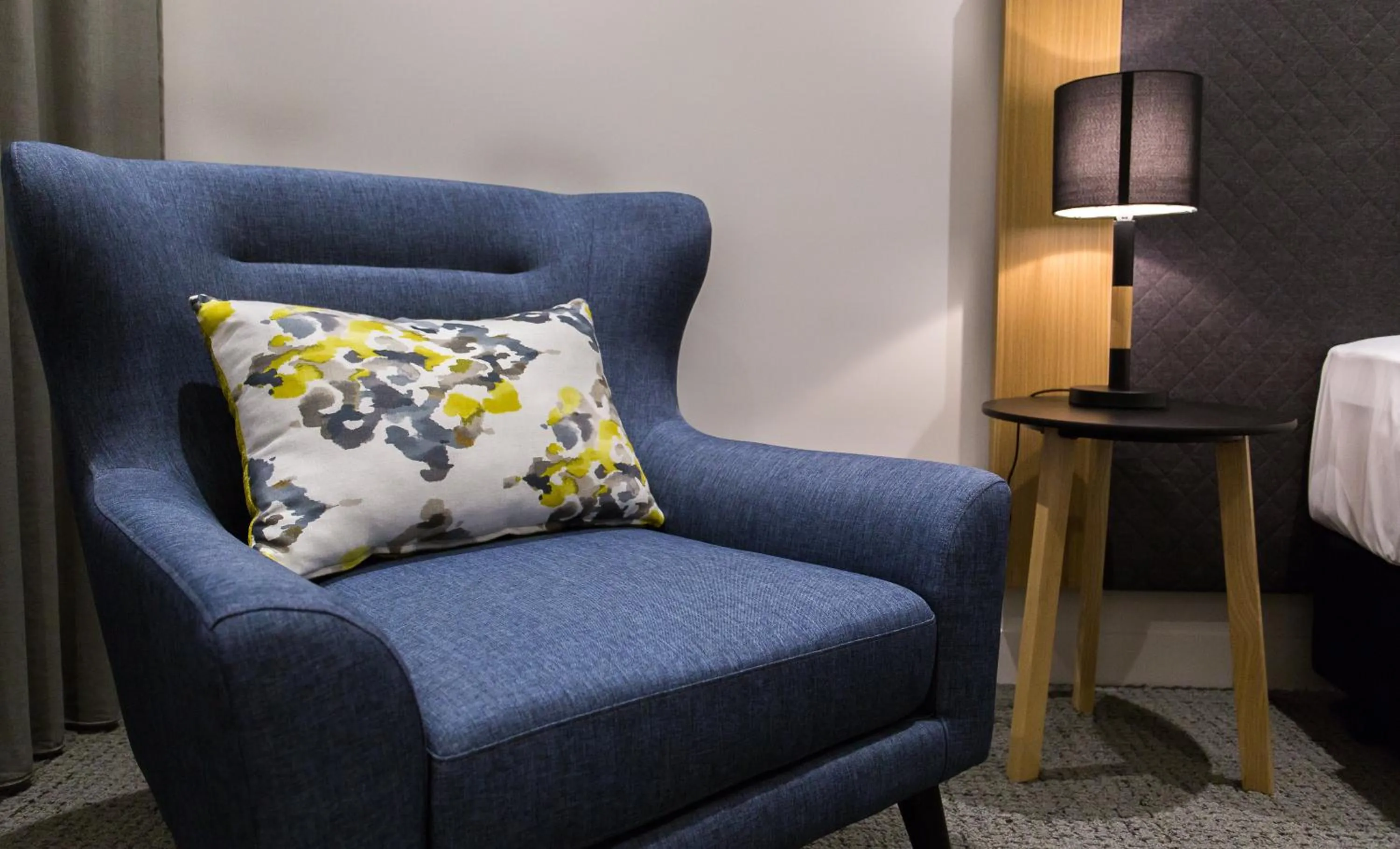 Bed in Quality Hotel Rules Club Wagga