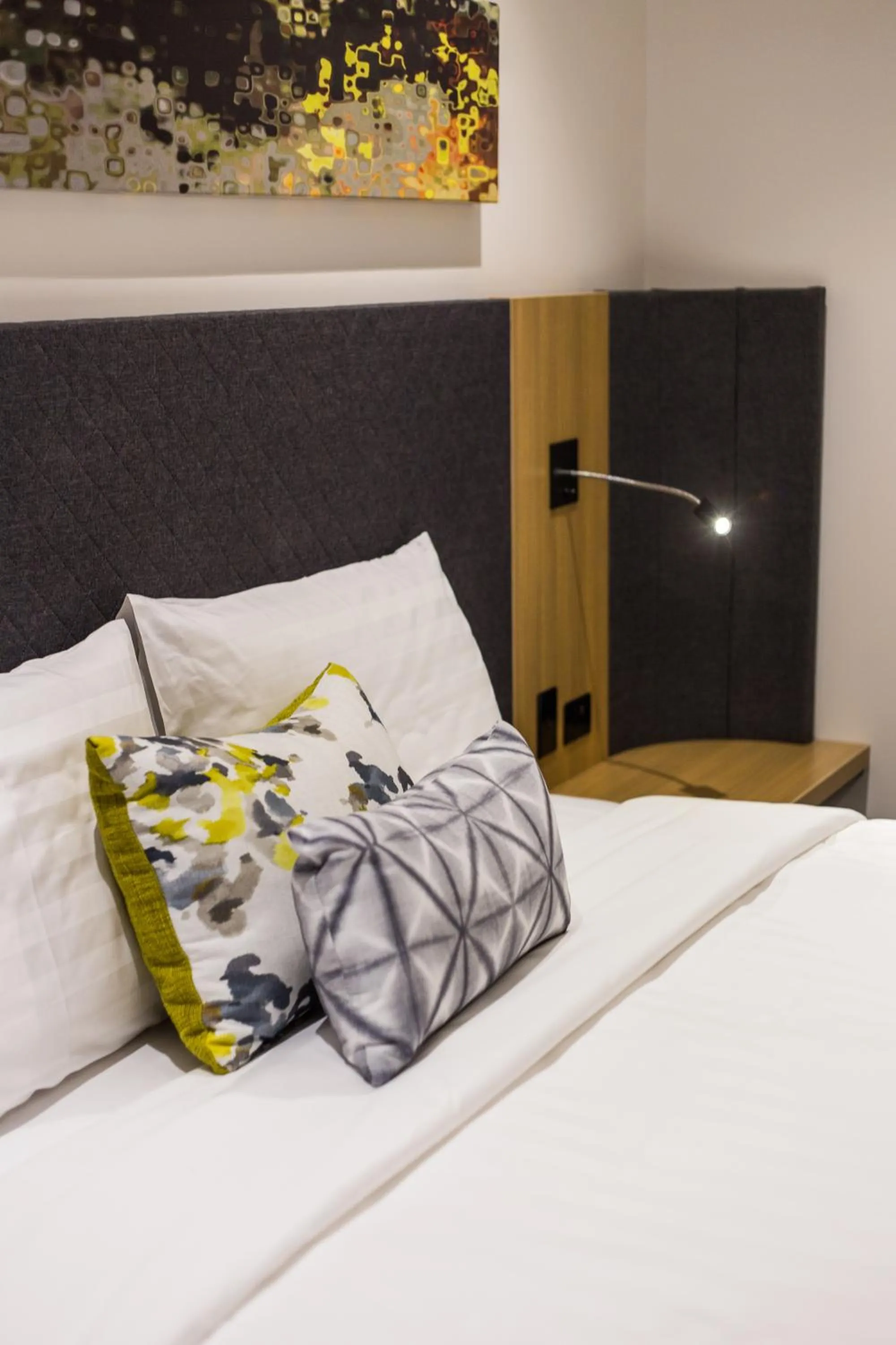 Bed in Quality Hotel Rules Club Wagga