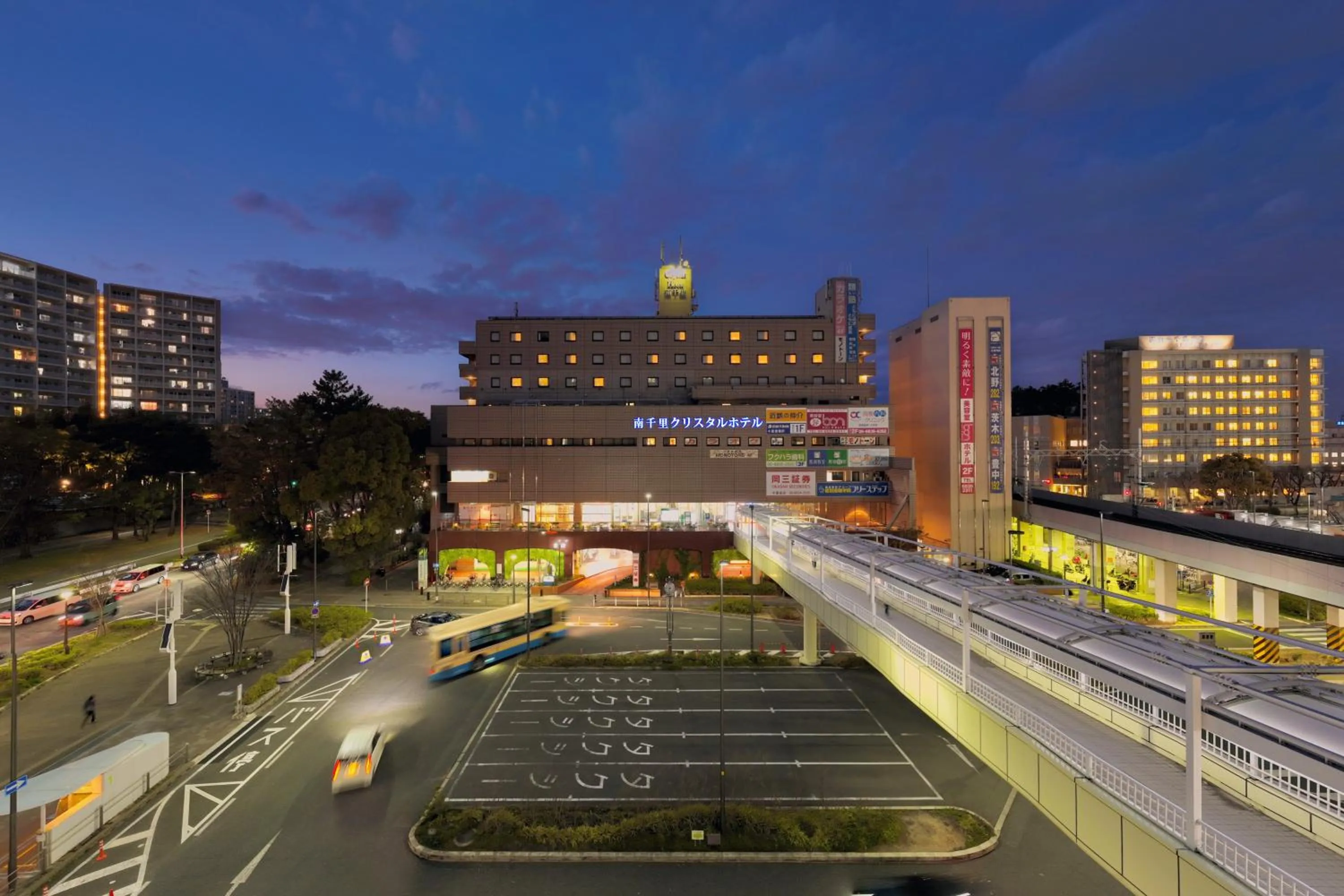 Night in Minamisenri Crystal Hotel