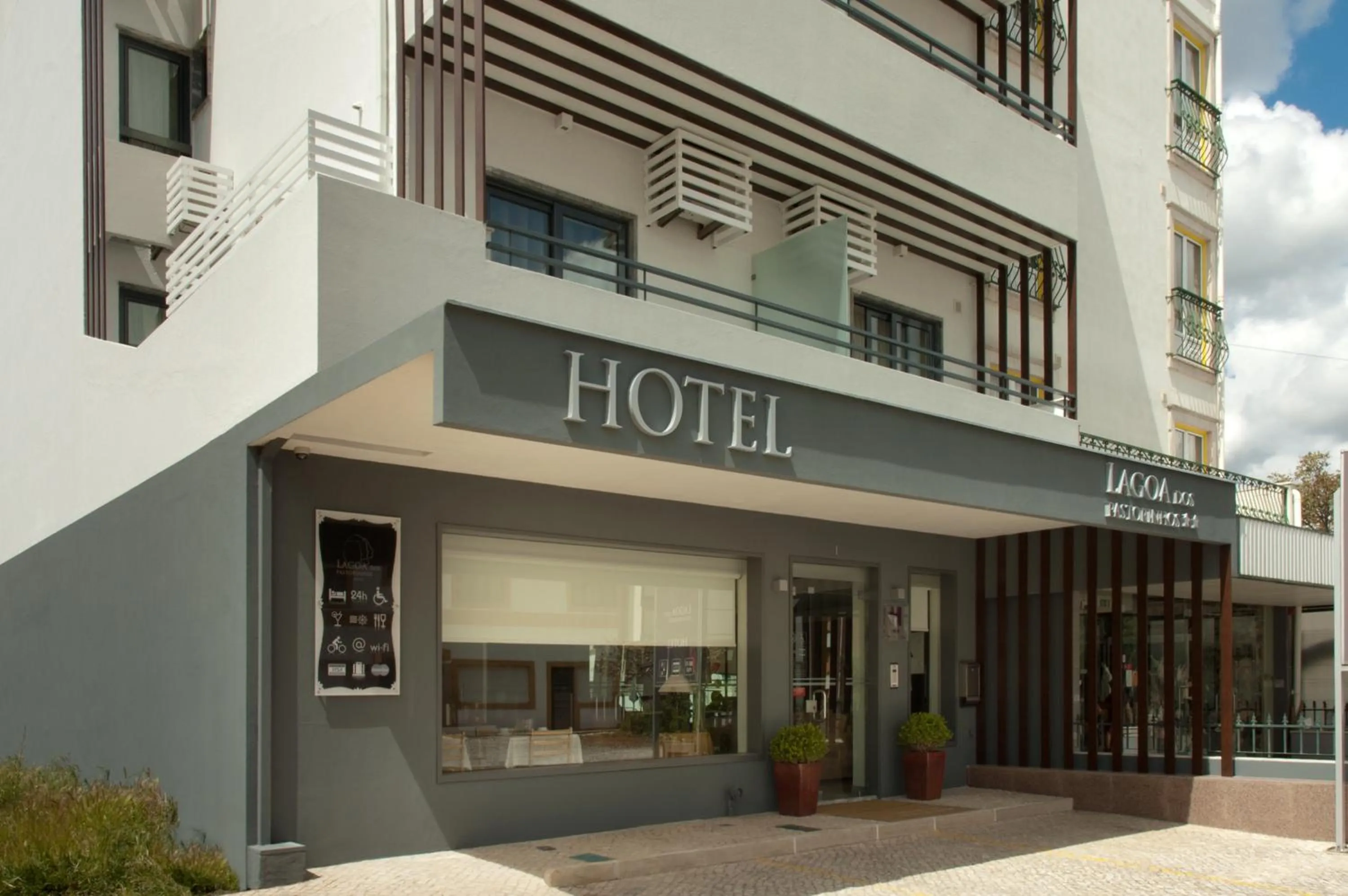 Facade/entrance in Hotel Lagoa dos Pastorinhos