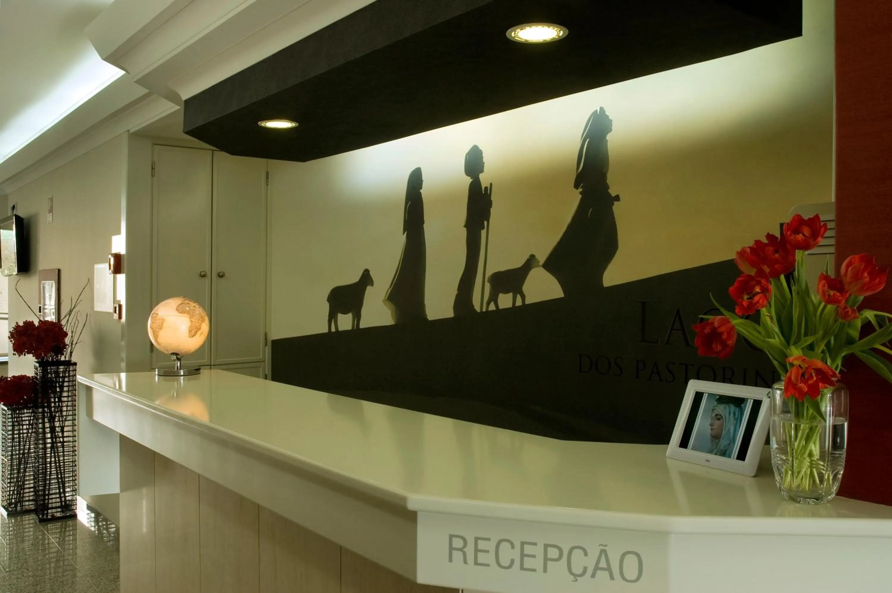 Lobby or reception in Hotel Lagoa dos Pastorinhos