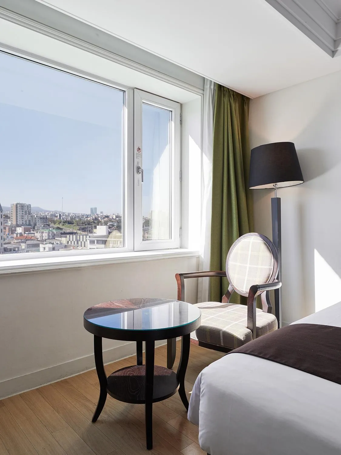 City view, Bed in Jeju Oriental Hotel & Casino