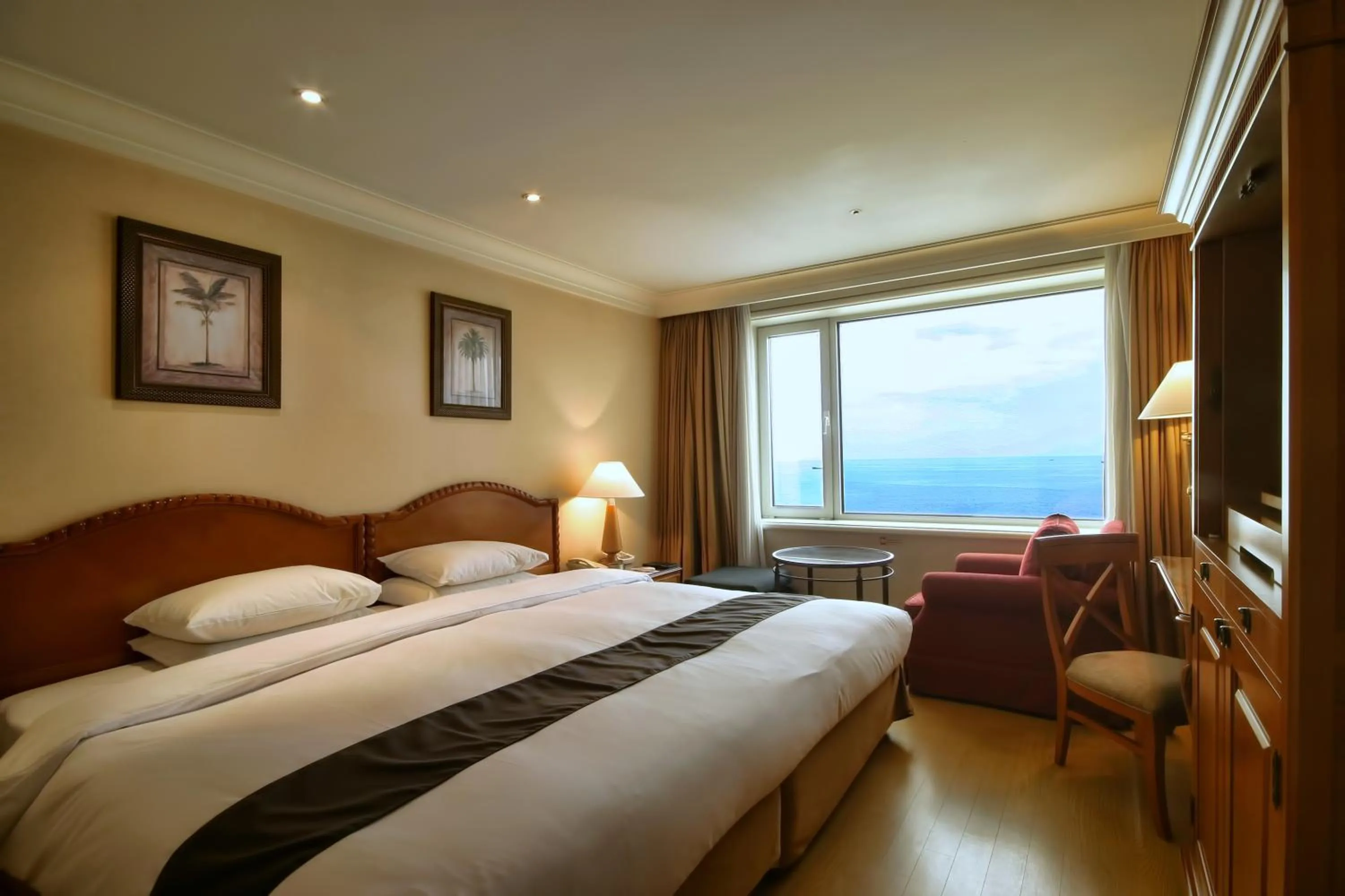 Day, Bed in Jeju Oriental Hotel & Casino