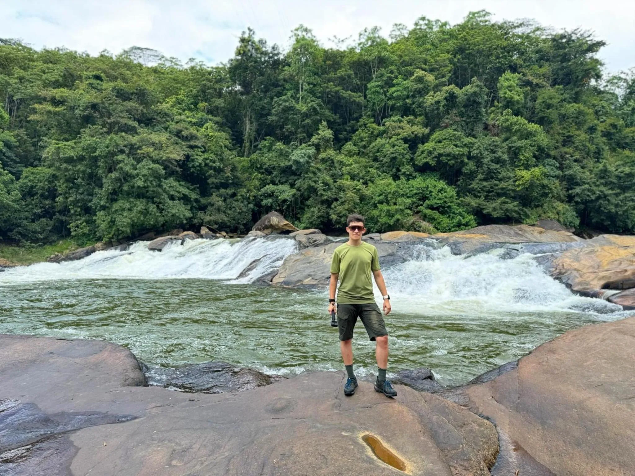 Hiking in Aqua Dunhinda Villa