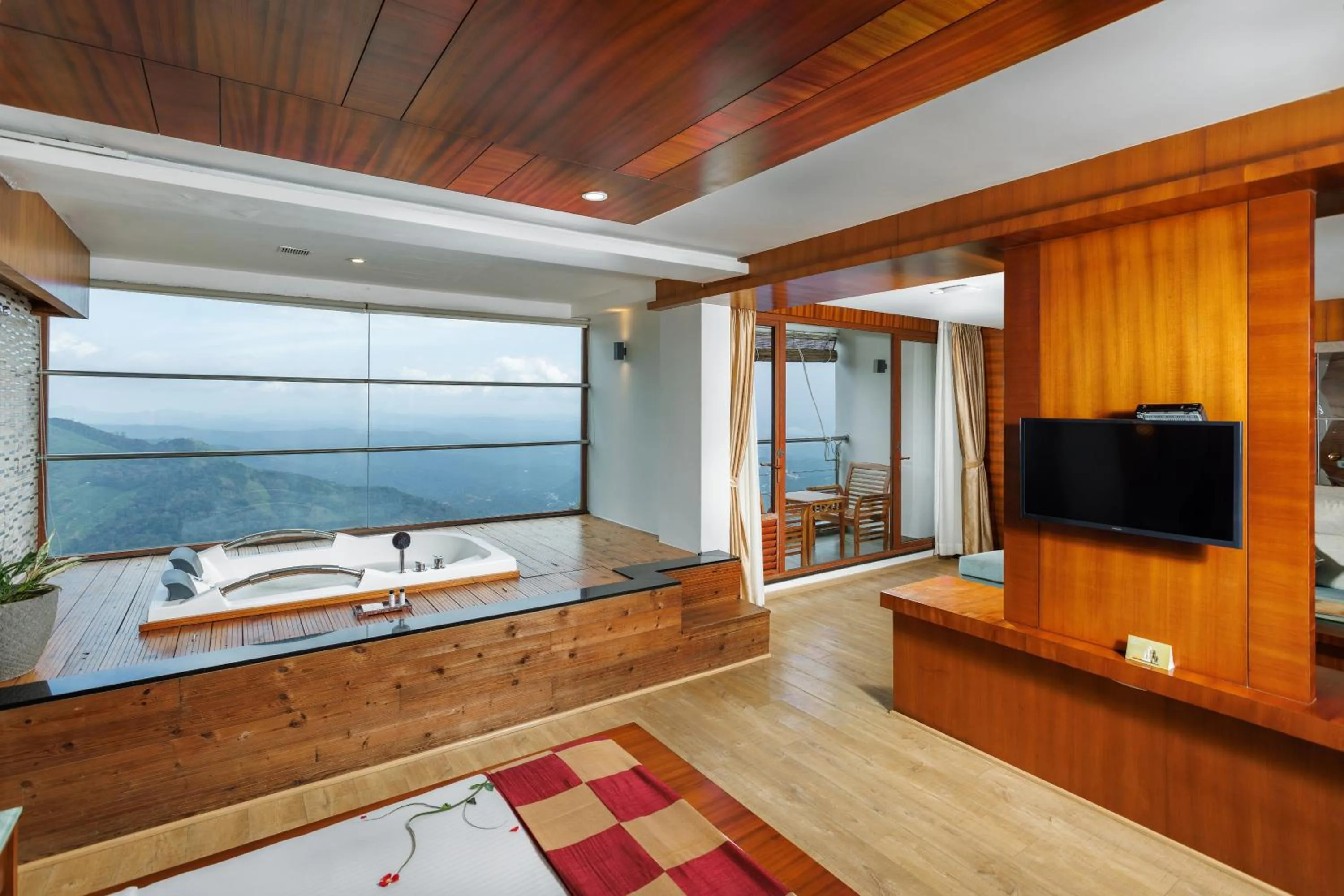 Hot Tub in Amber Dale Luxury Hotel & Spa, Munnar