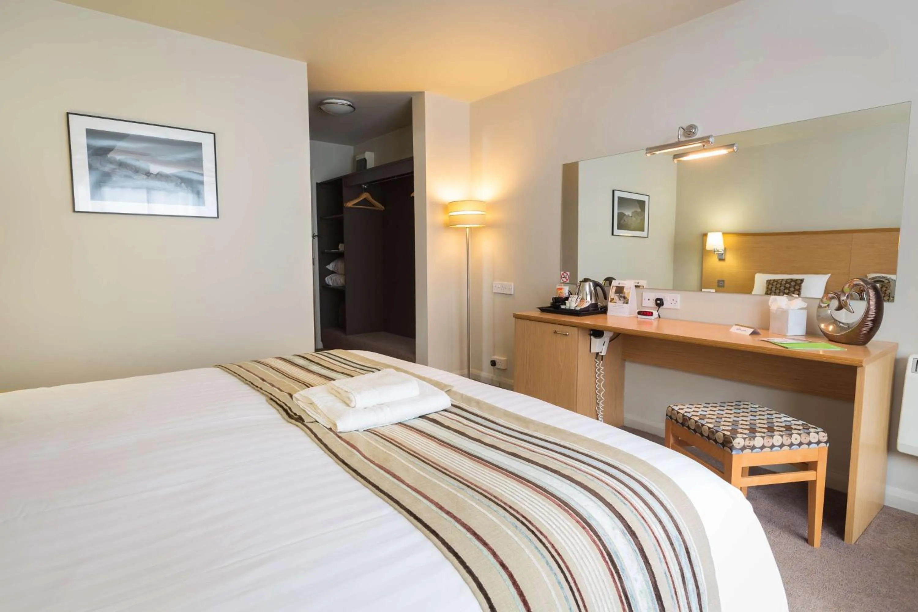 Photo of the whole room, Bed in Best Western The Dartmouth Hotel, Golf & Spa