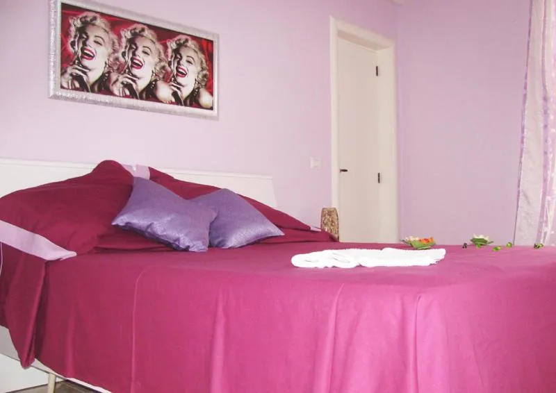 Bedroom in Ibiscus B&B