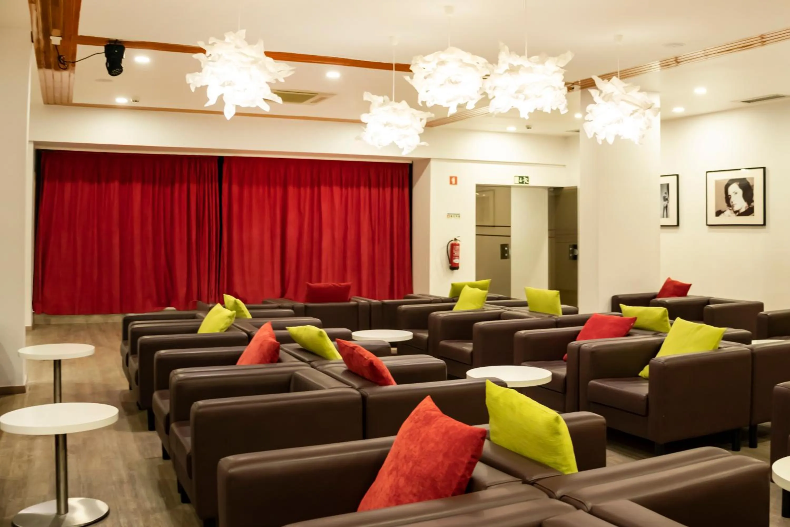 Lounge or bar in Luna Miramar Club