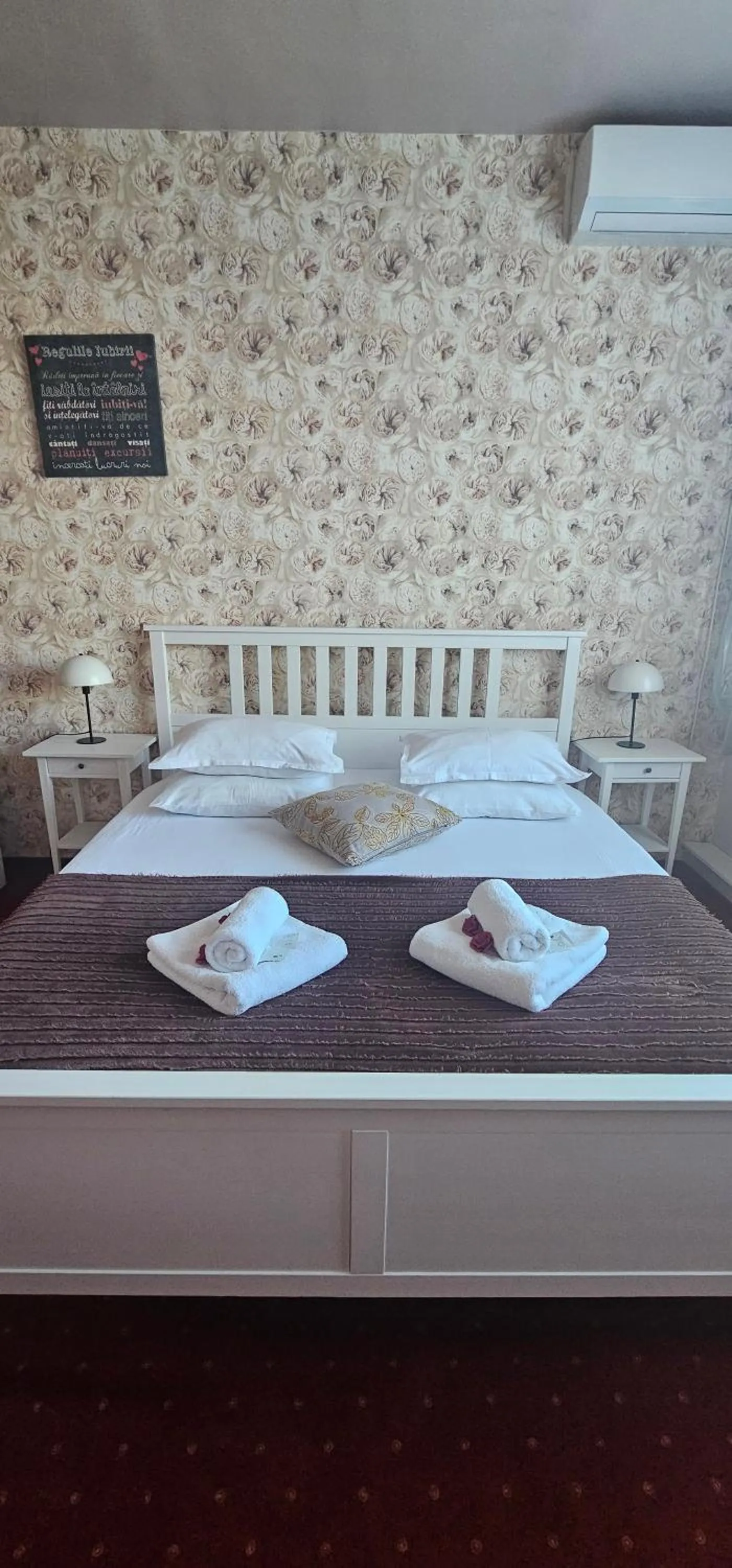 Bed in Hotel Olimp