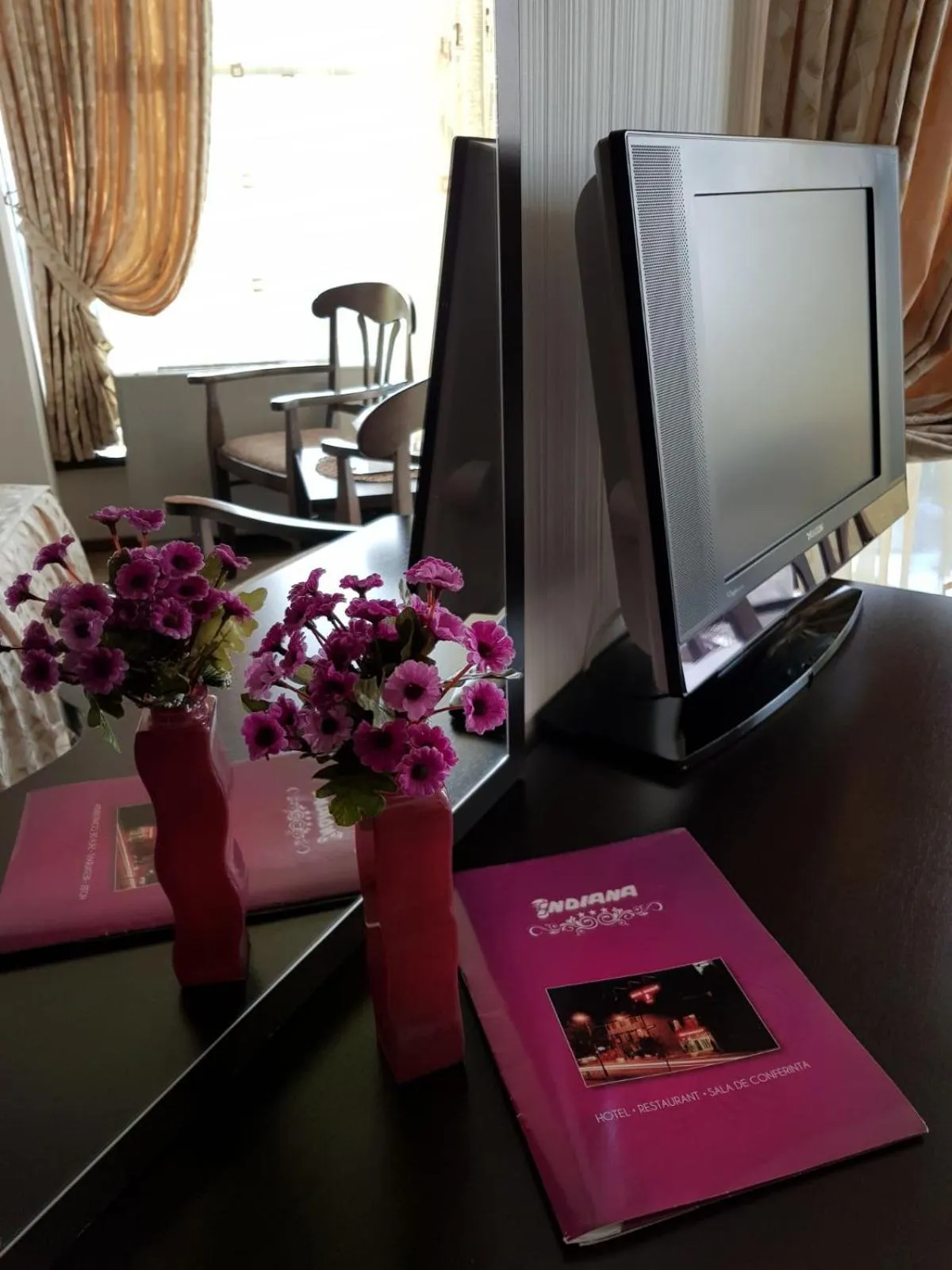 TV and multimedia in Indiana Hotel