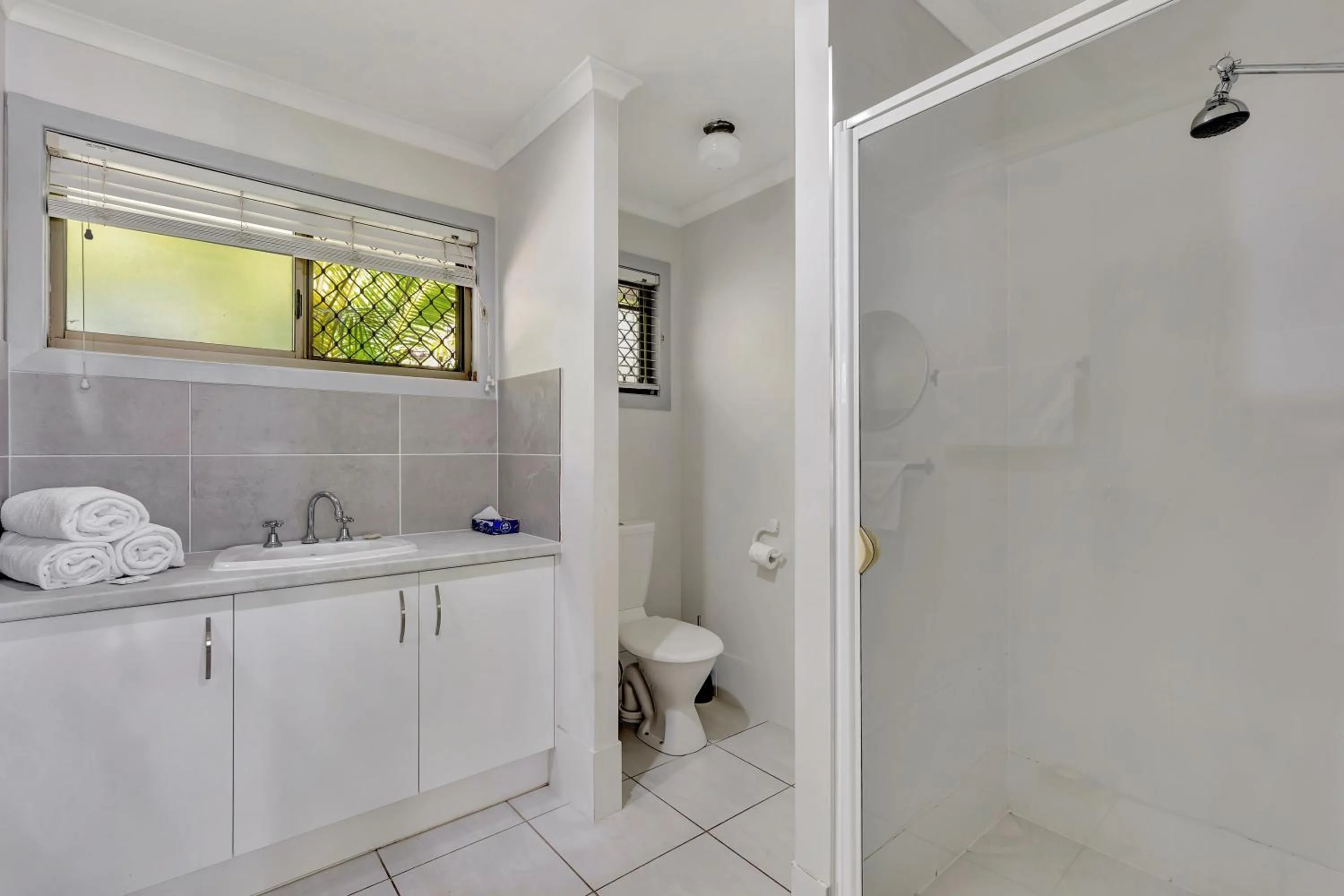 Bathroom in Sanctuary Lakes Fauna Retreat