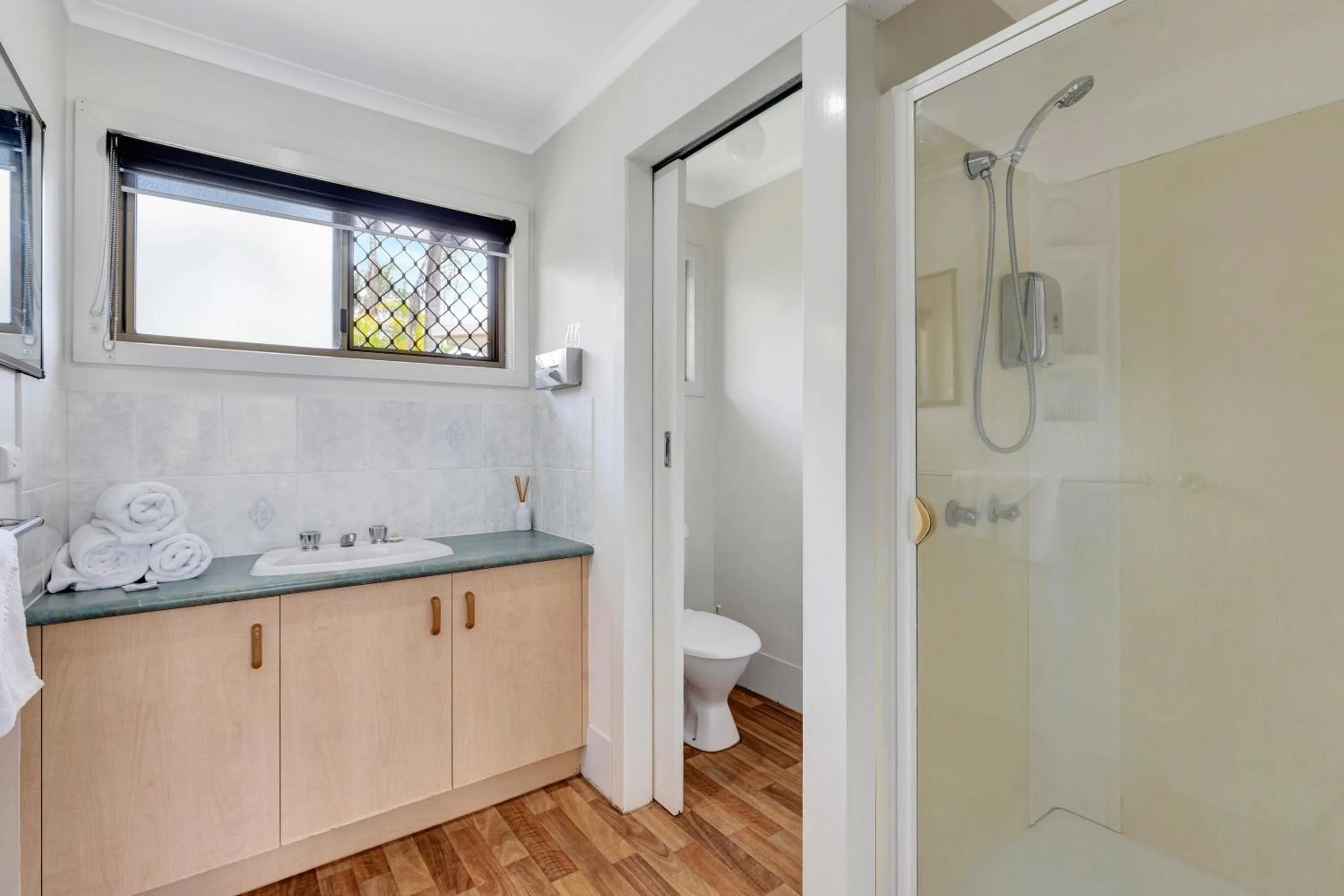 Bathroom in Sanctuary Lakes Fauna Retreat