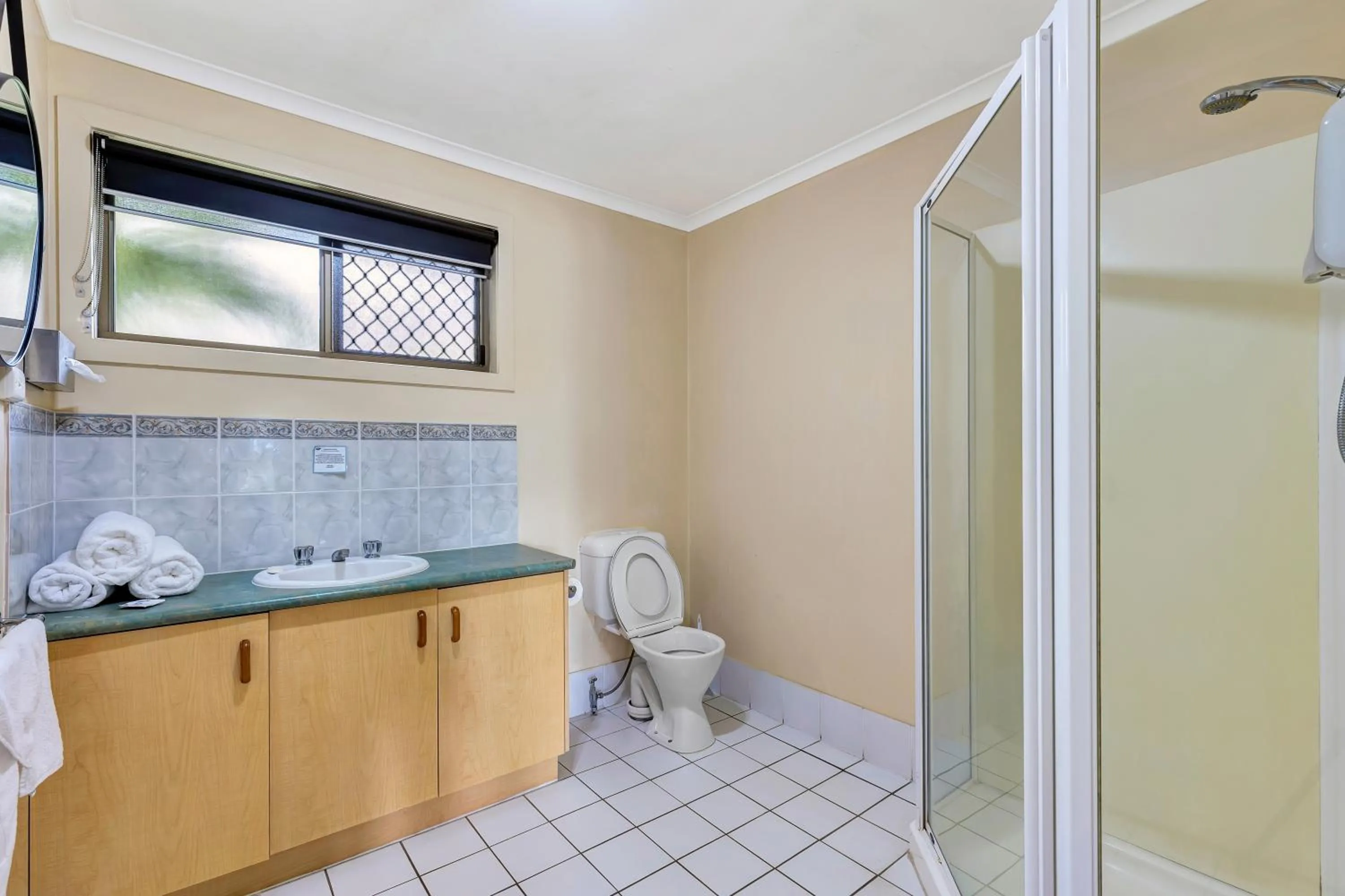 Bathroom in Sanctuary Lakes Fauna Retreat