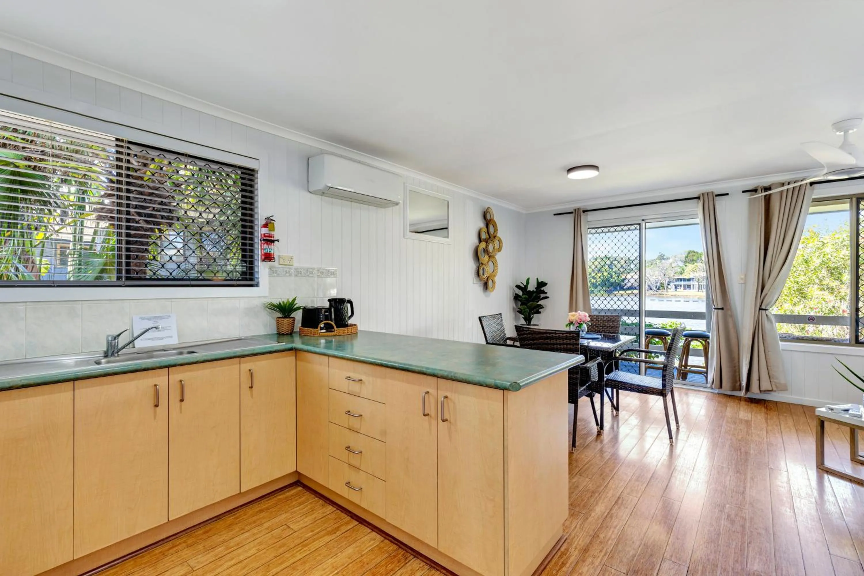 Kitchen or kitchenette in Sanctuary Lakes Fauna Retreat