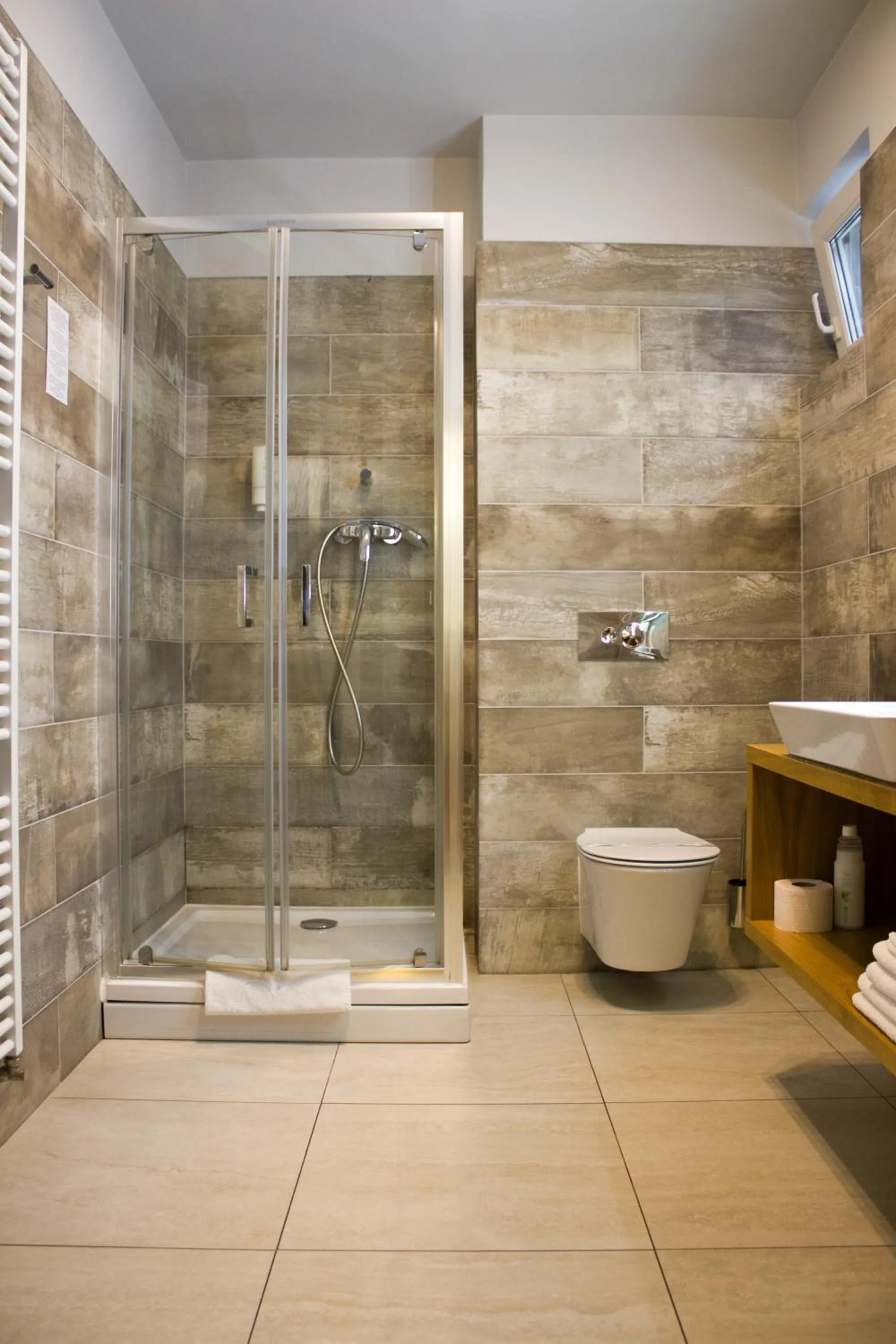 Shower in Hotel Silva